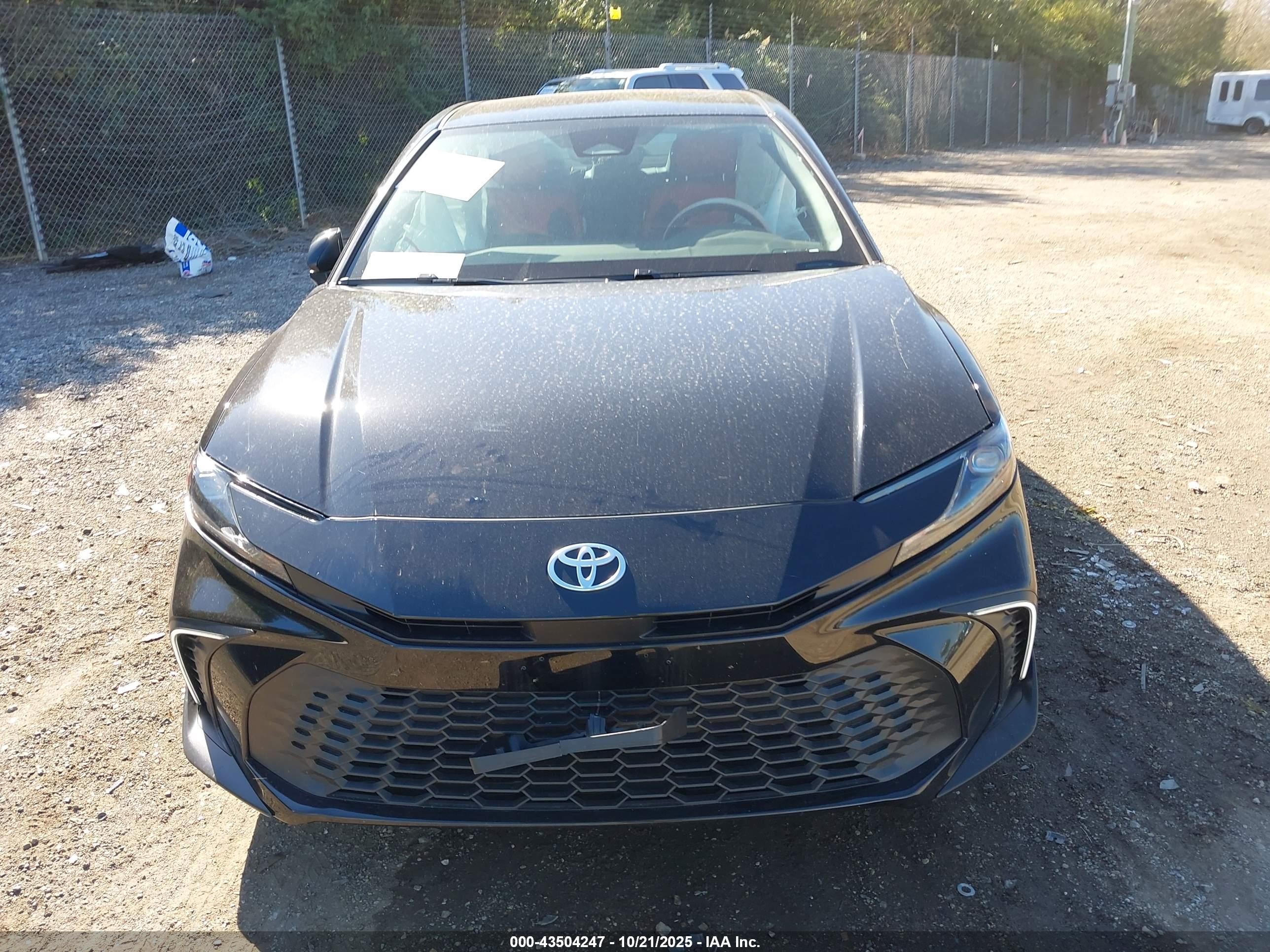 2025 Toyota Camry Se Black vin: 4T1DAACK2SU541933
