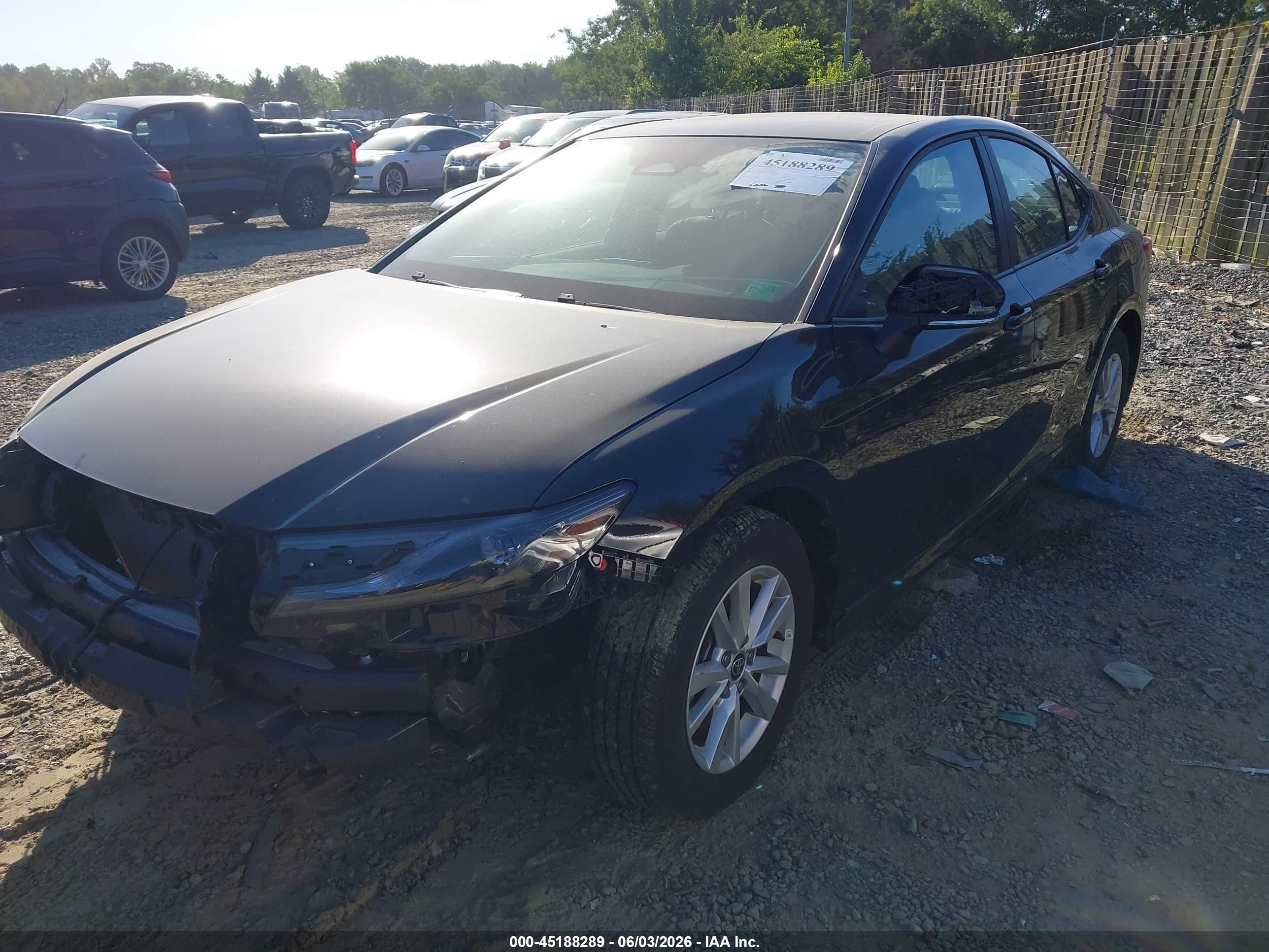 2025 Toyota Camry Le Black vin: 4T1DAACK2SU545786