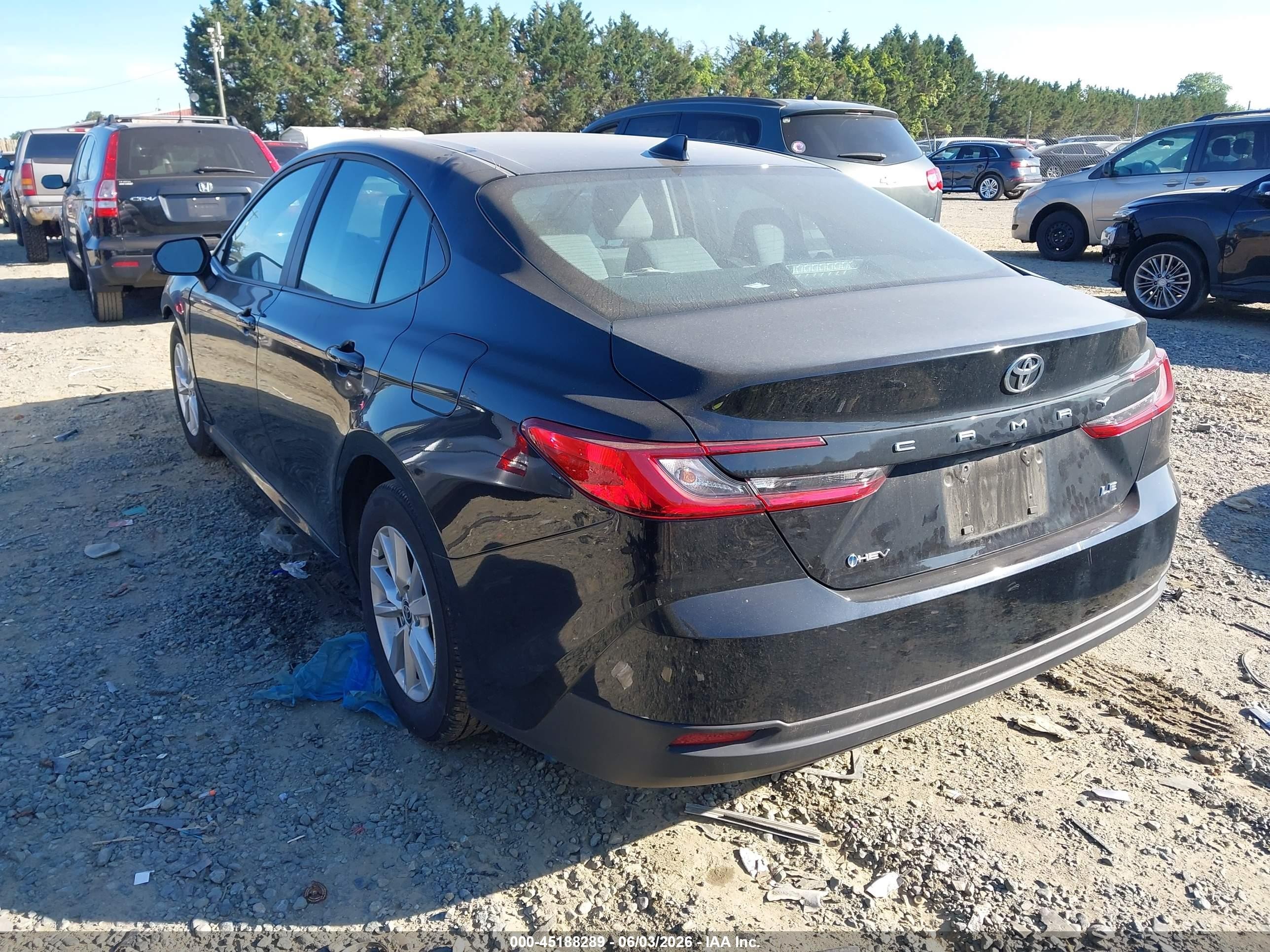 2025 Toyota Camry Le Black vin: 4T1DAACK2SU545786