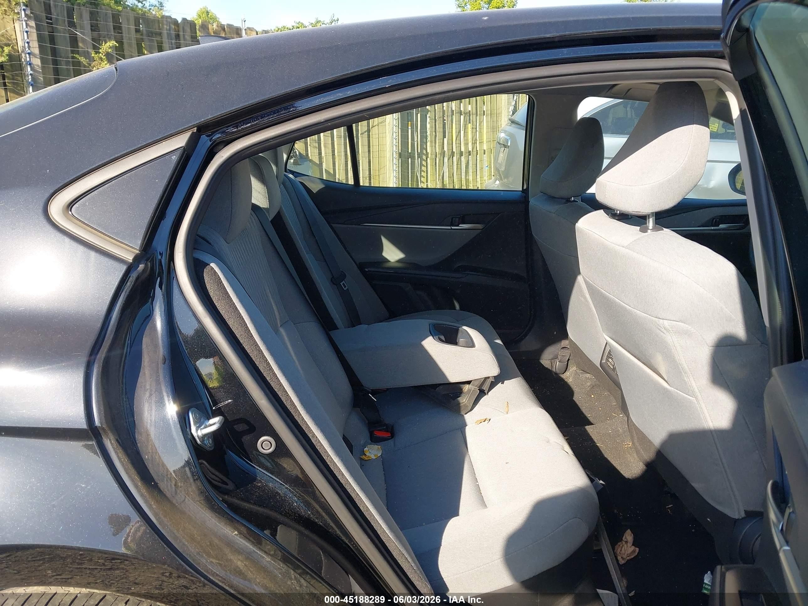 2025 Toyota Camry Le Black vin: 4T1DAACK2SU545786