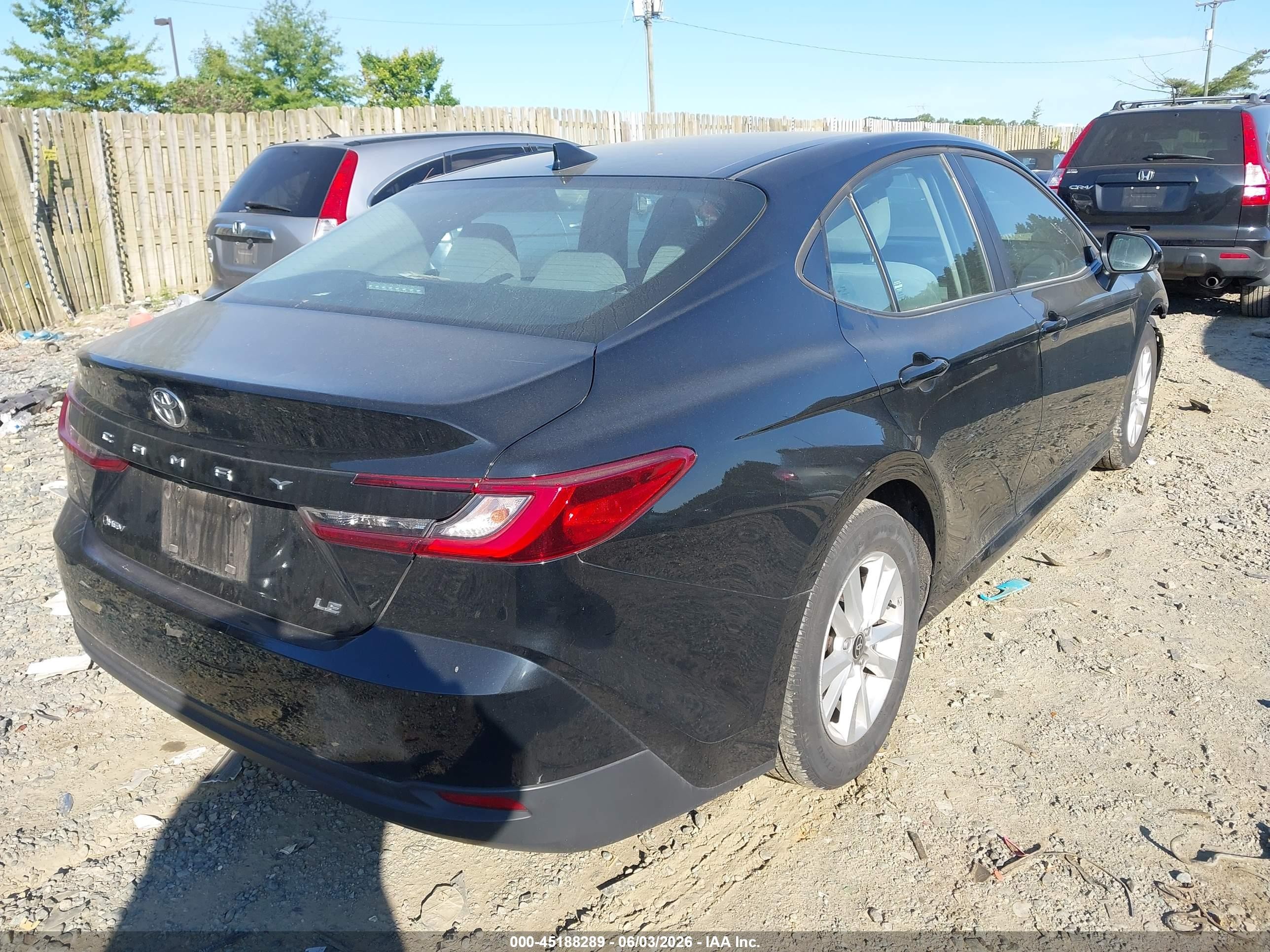 2025 Toyota Camry Le Black vin: 4T1DAACK2SU545786