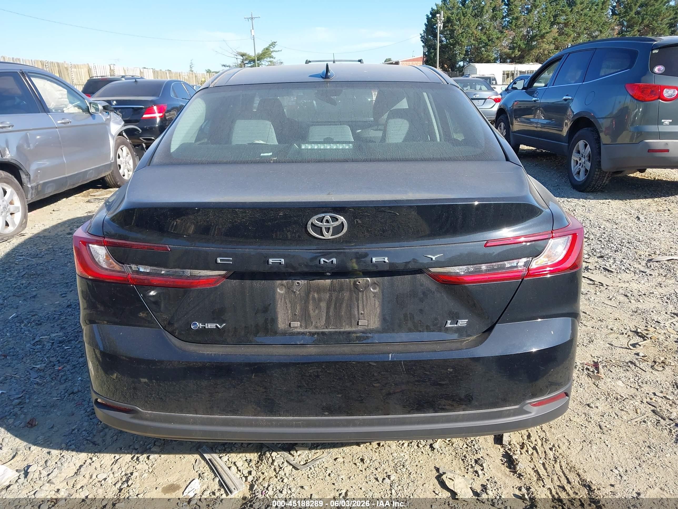 2025 Toyota Camry Le Black vin: 4T1DAACK2SU545786