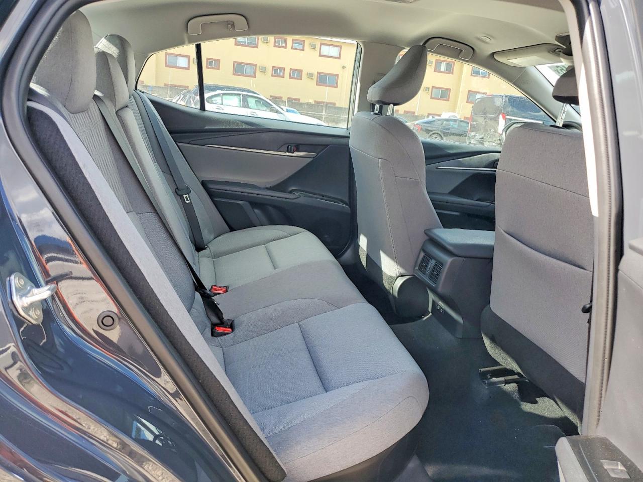 2025 Toyota Camry Le Blue vin: 4T1DAACK2SU581820