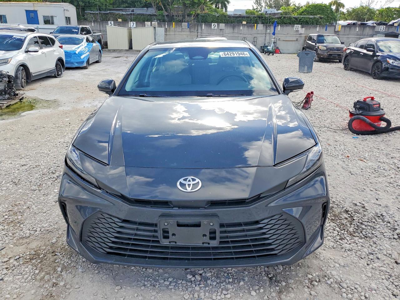2025 Toyota Camry Le Blue vin: 4T1DAACK2SU581820