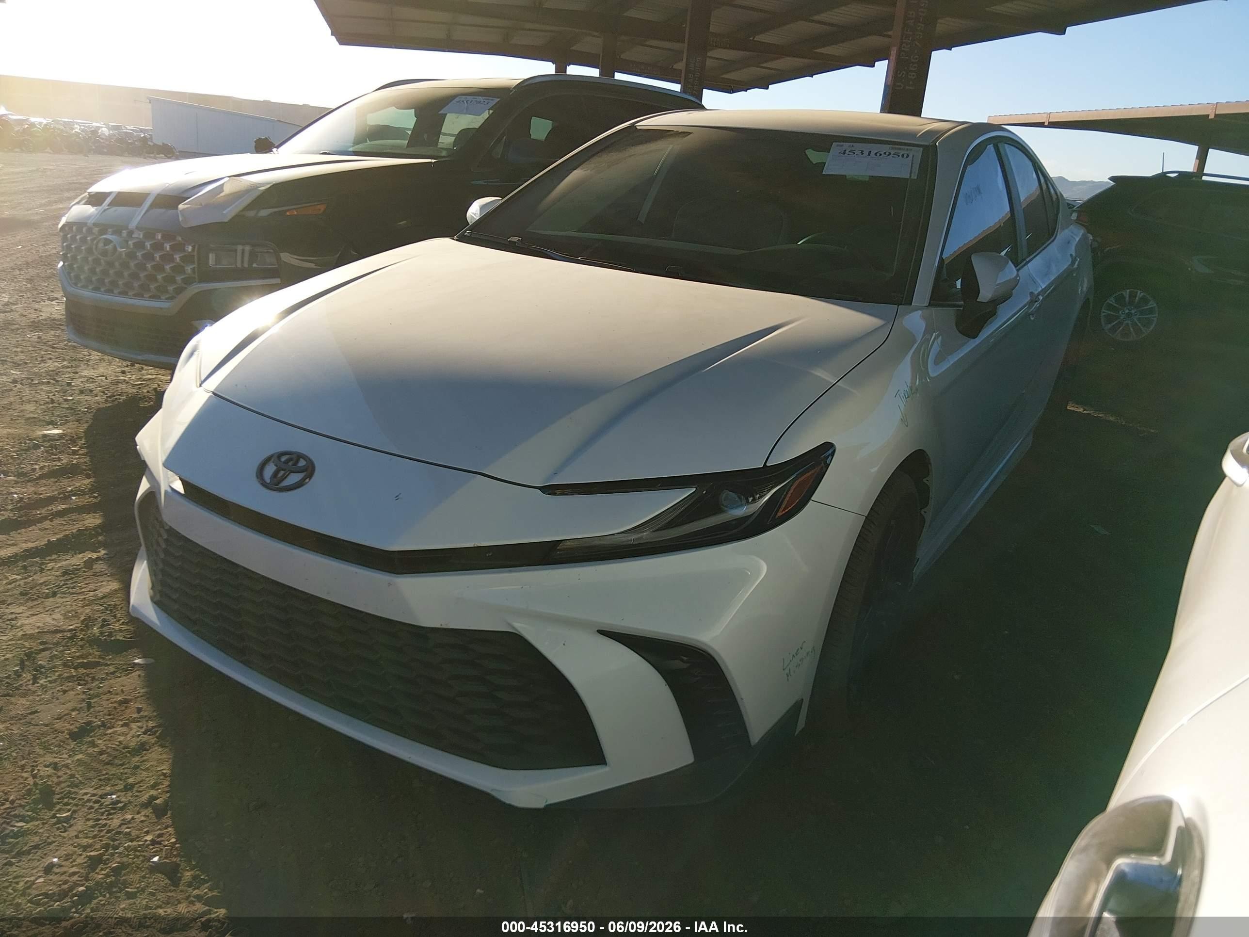 2025 Toyota Camry Se White vin: 4T1DAACK2SU603959