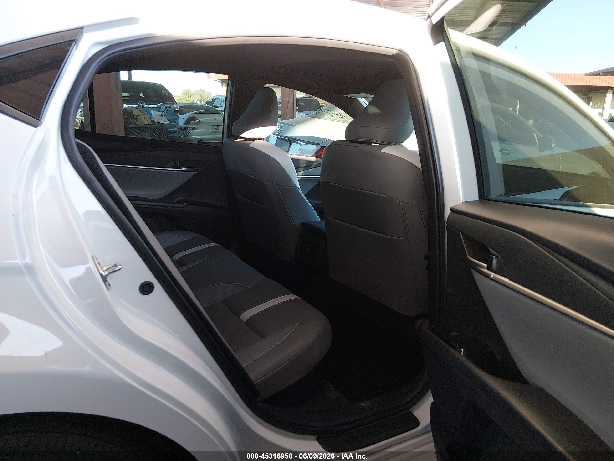 2025 Toyota Camry Se White vin: 4T1DAACK2SU603959