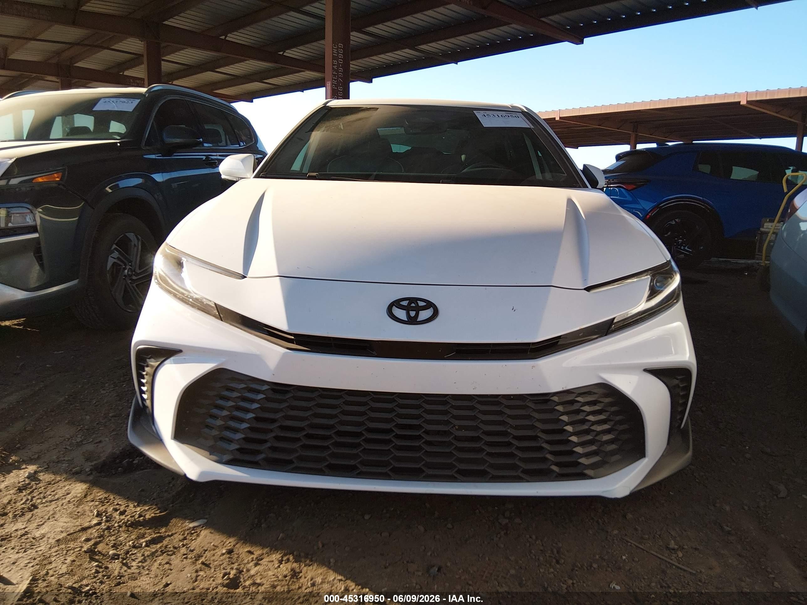 2025 Toyota Camry Se White vin: 4T1DAACK2SU603959