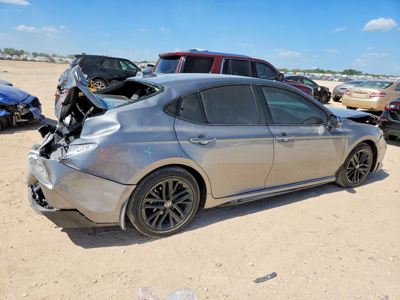 2025 Toyota Camry Se Серый vin: 4T1DAACK2SU614380