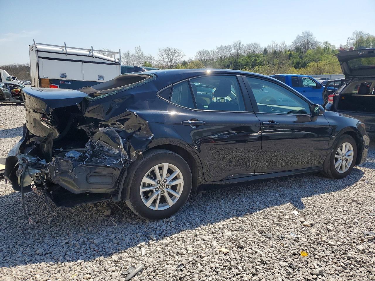 2025 Toyota Camry Le Black vin: 4T1DAACK2SU634614