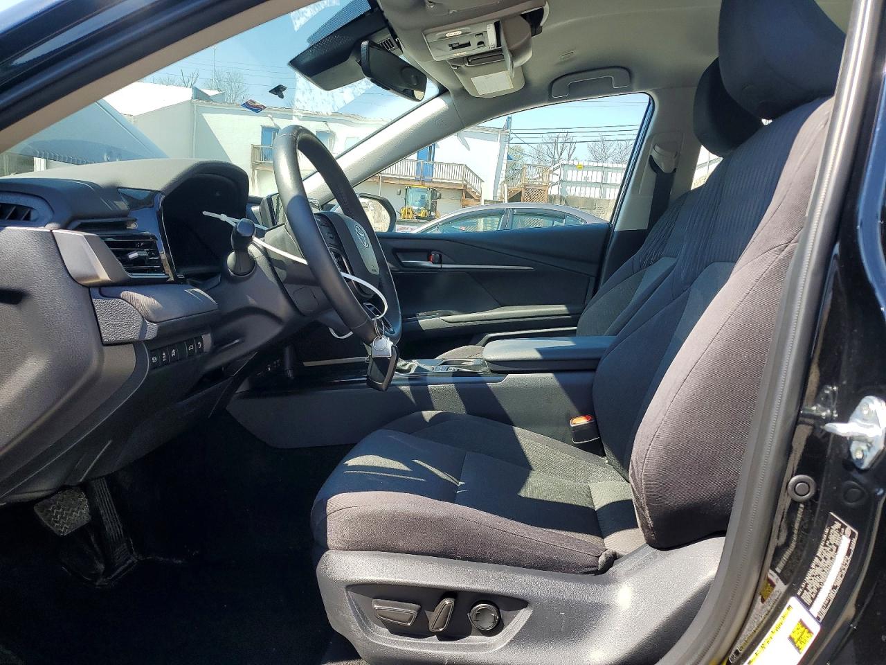 2025 Toyota Camry Le Black vin: 4T1DAACK2SU634614