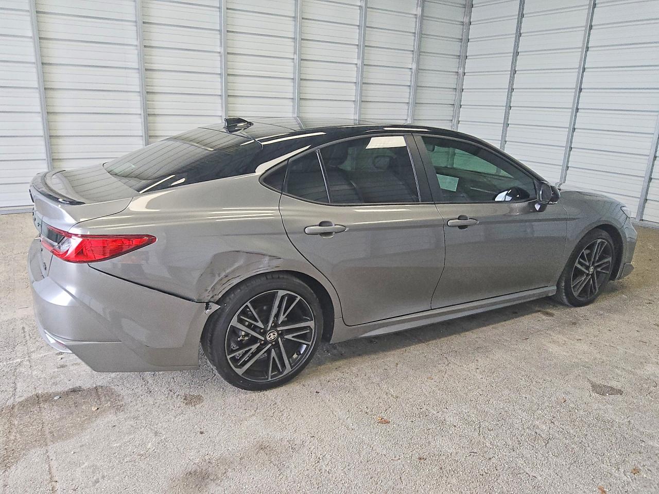 2025 Toyota Camry Xse Silver vin: 4T1DAACK2SU639568