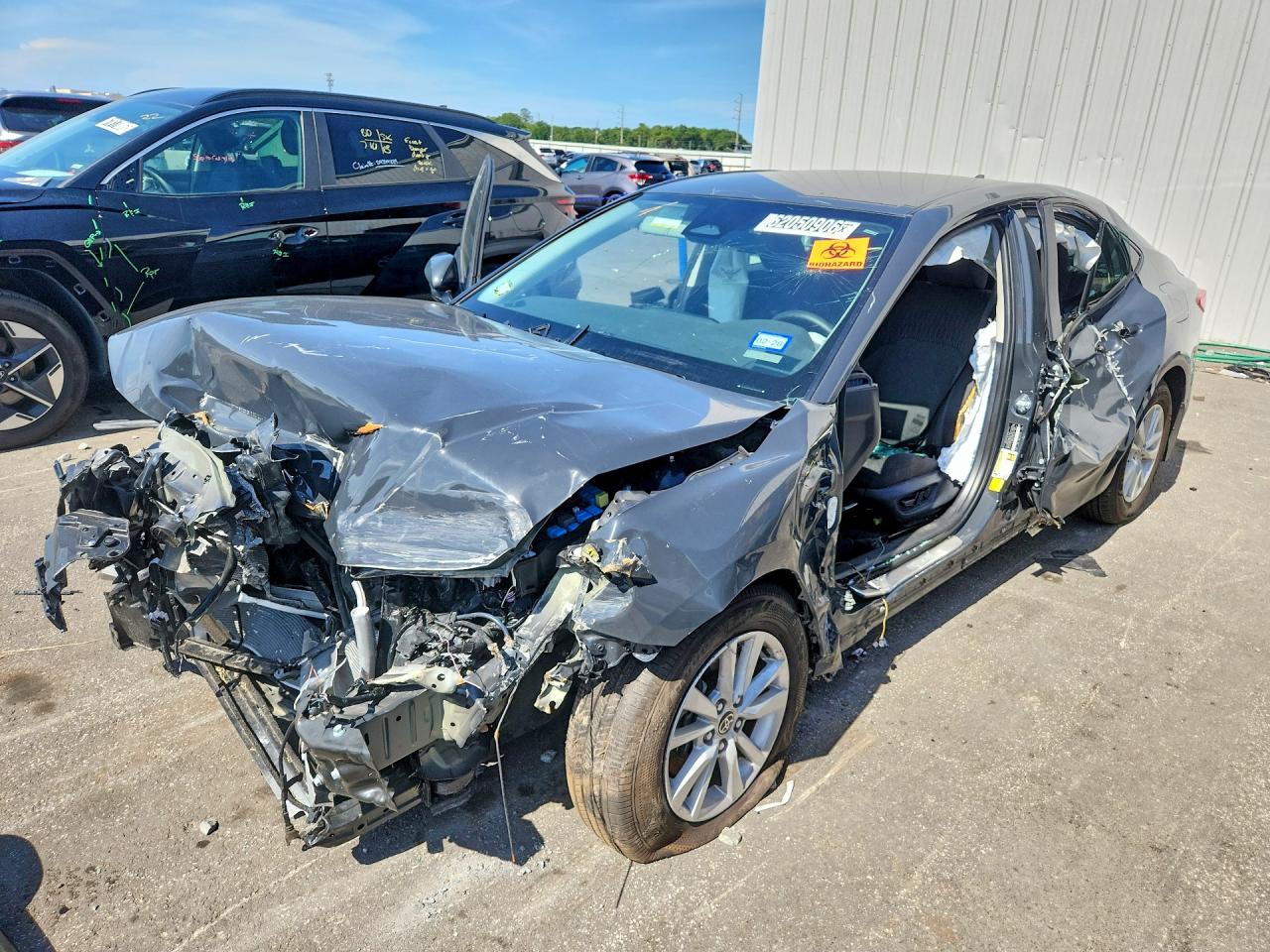 2026 Toyota Camry Le Gray vin: 4T1DAACK2TU262452