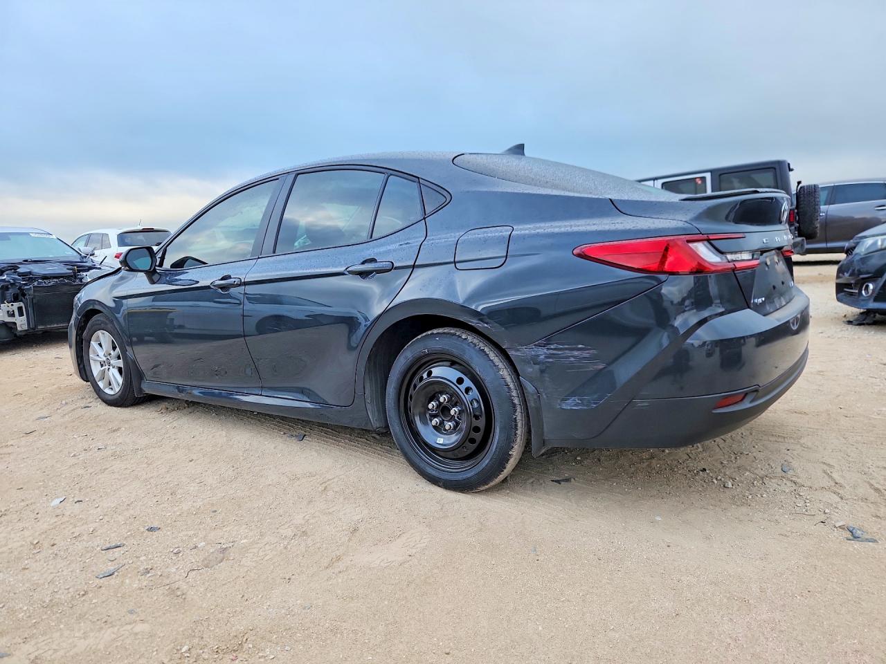 2026 Toyota Camry Le Gray vin: 4T1DAACK2TU704100