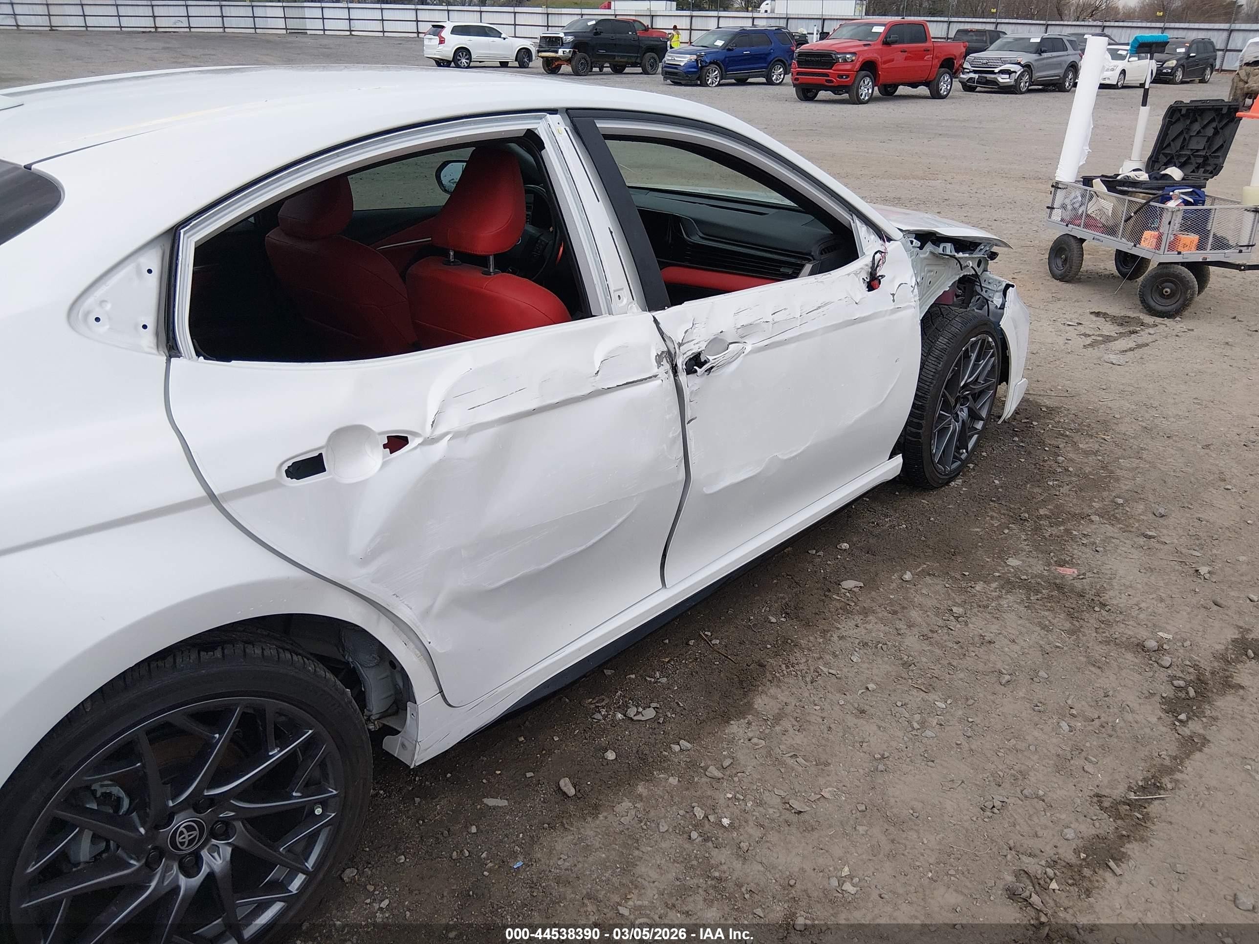 2025 Toyota Camry Xse White vin: 4T1DAACK3SU077146