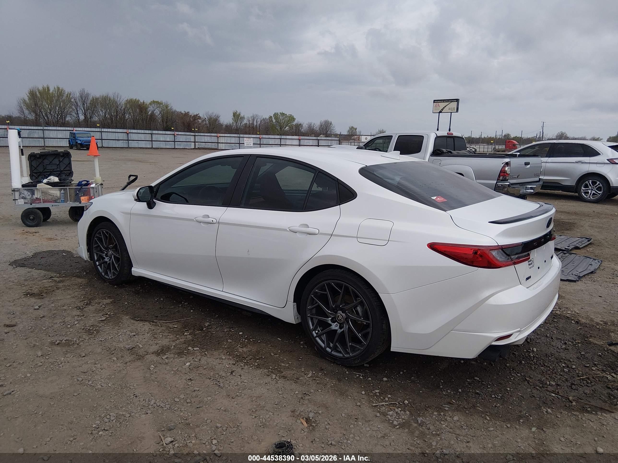 2025 Toyota Camry Xse White vin: 4T1DAACK3SU077146