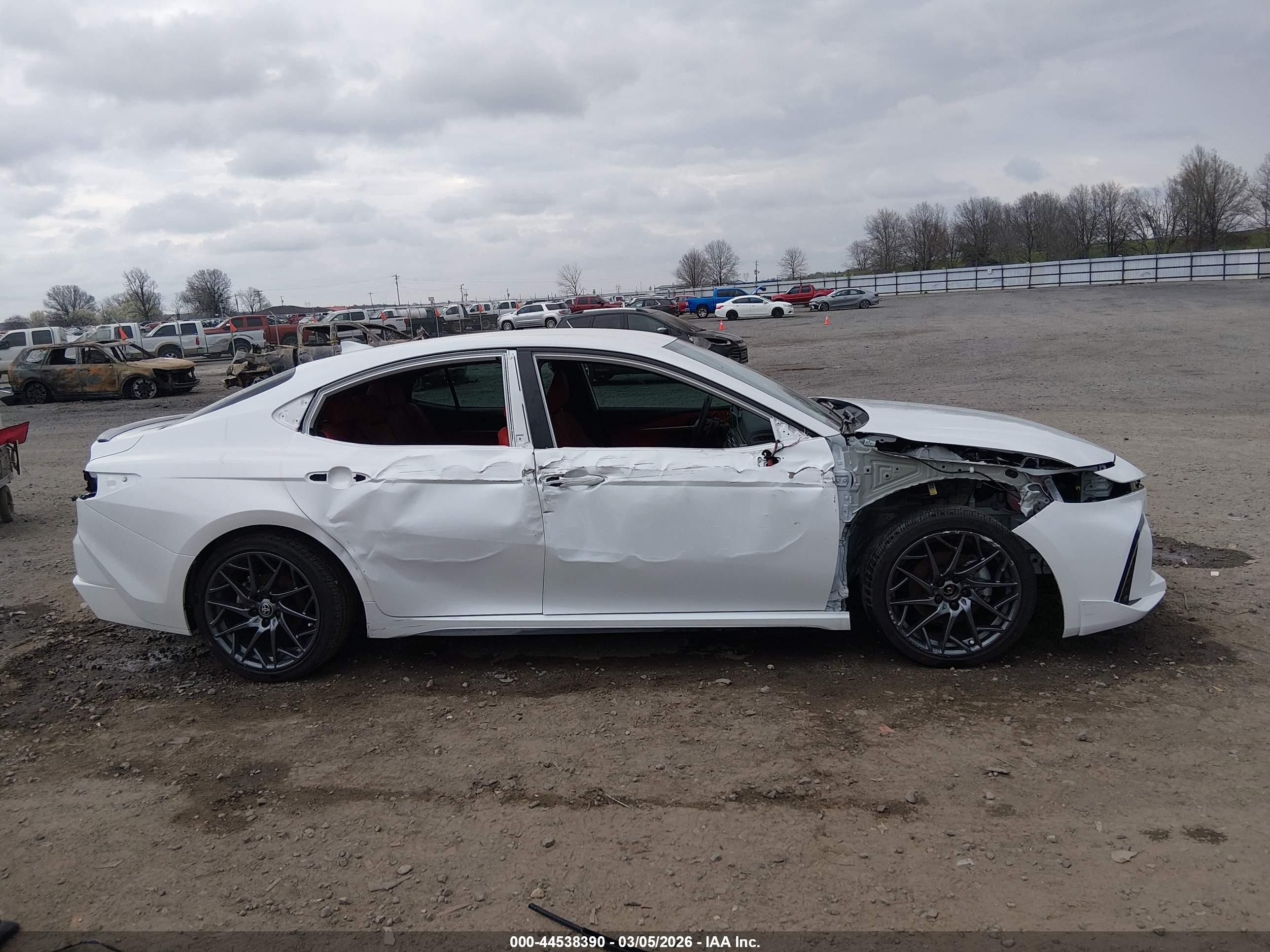 2025 Toyota Camry Xse White vin: 4T1DAACK3SU077146