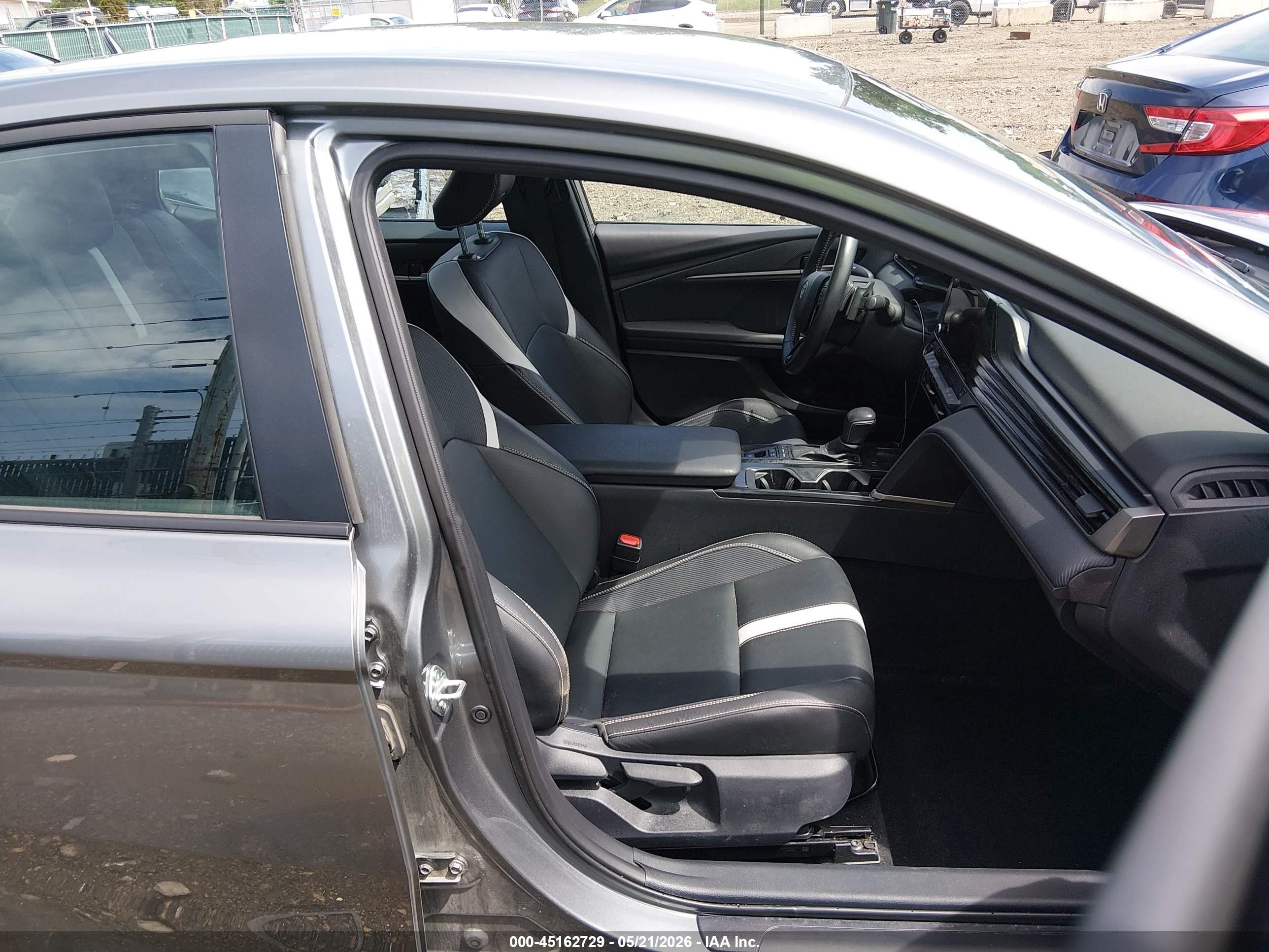 2025 Toyota Camry Se Silver vin: 4T1DAACK3SU593913