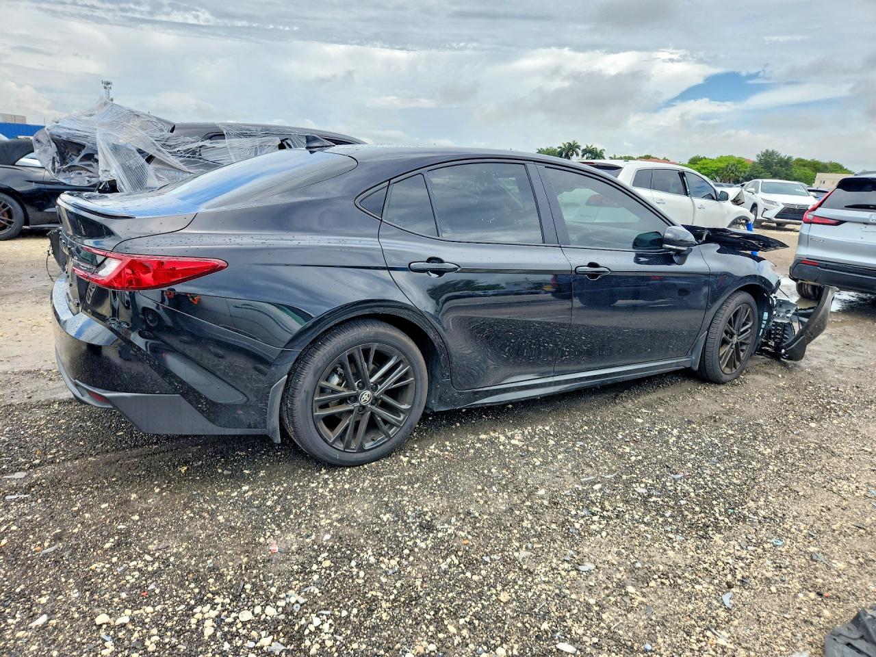 2026 Toyota Camry Se Black vin: 4T1DAACK3TU214443