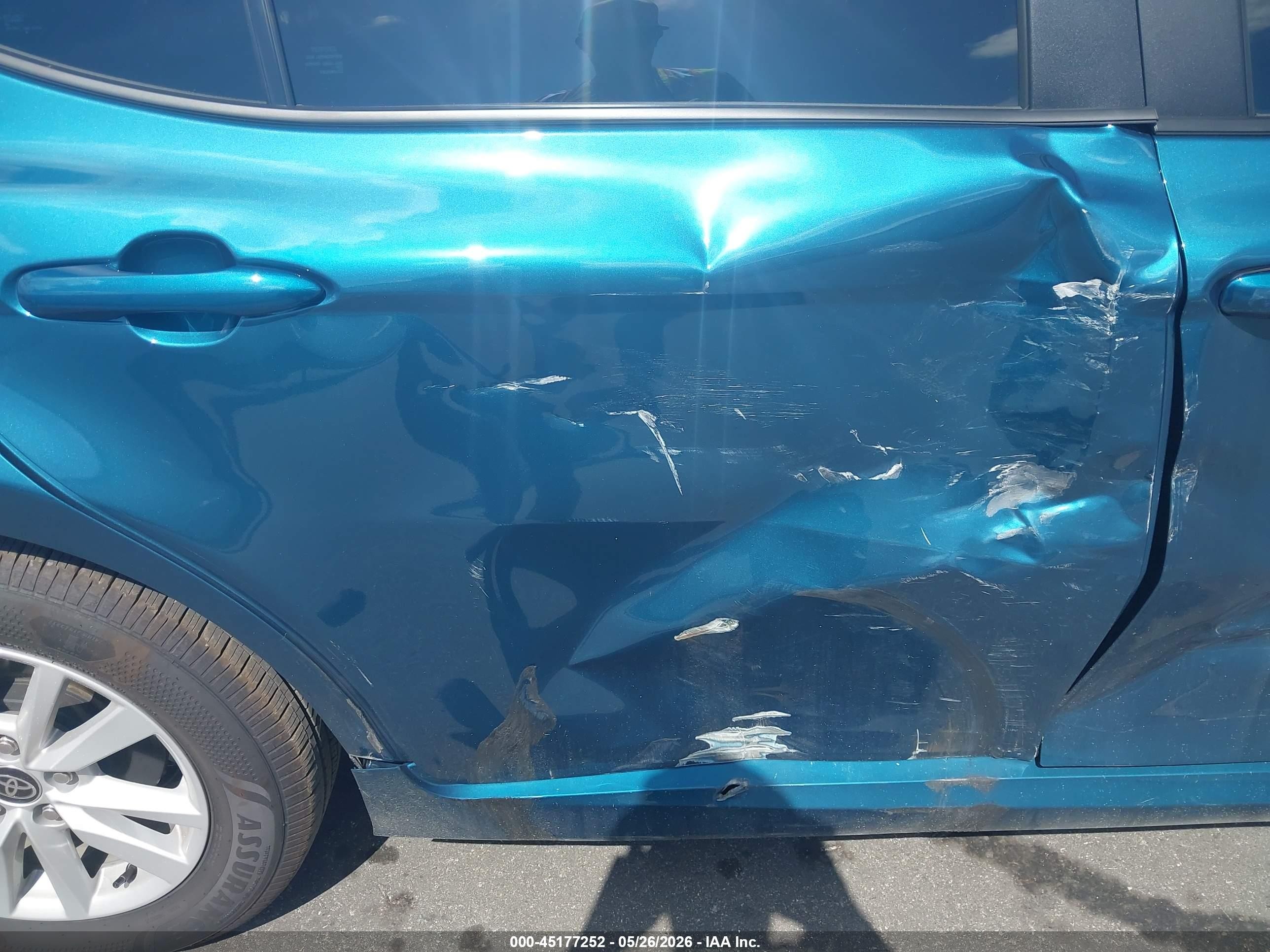 2026 Toyota Camry Le Blue vin: 4T1DAACK3TU260984