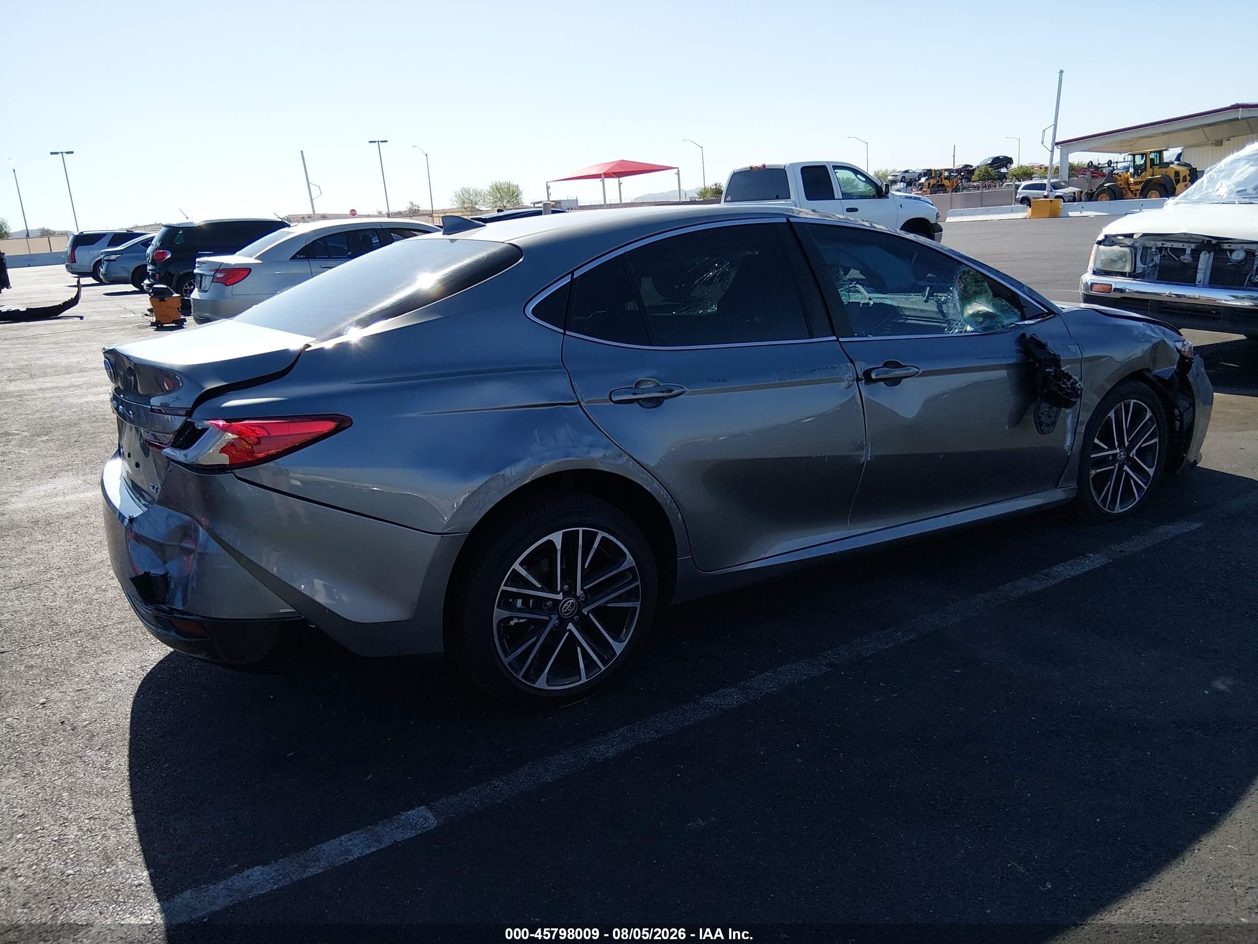 2026 Toyota Camry Xle Gray vin: 4T1DAACK3TU275310
