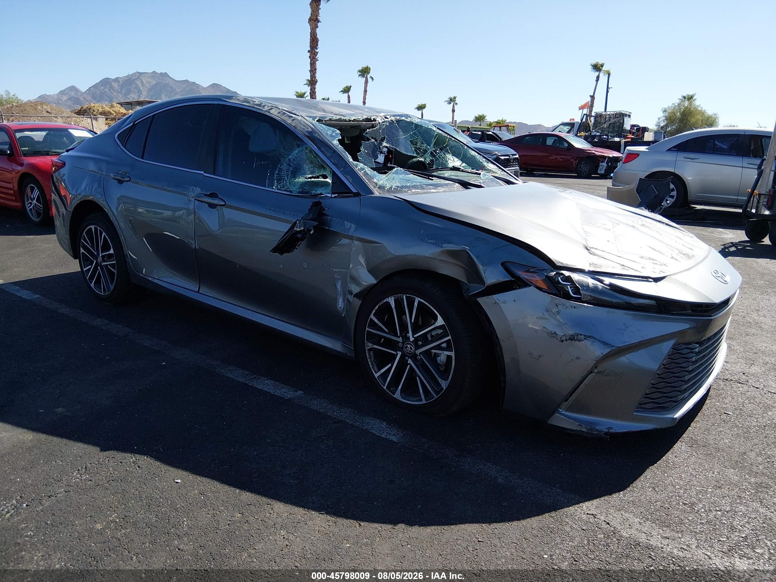 2026 Toyota Camry Xle Gray vin: 4T1DAACK3TU275310