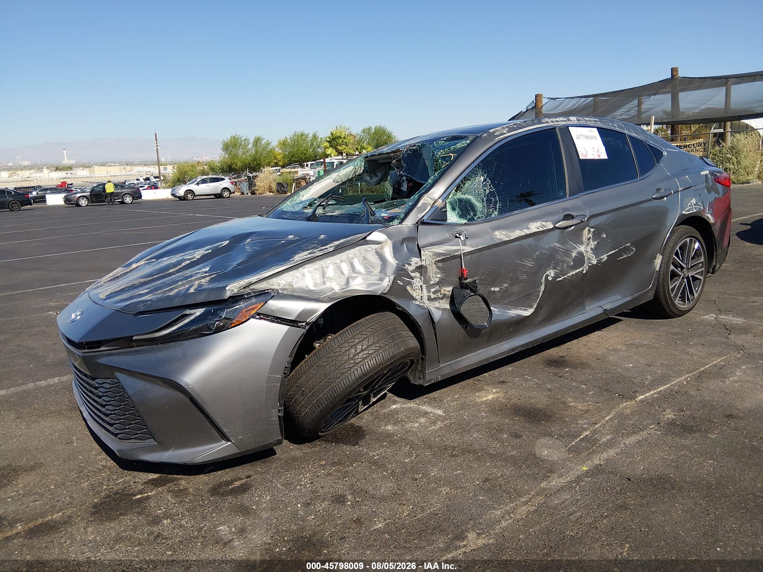 2026 Toyota Camry Xle Gray vin: 4T1DAACK3TU275310