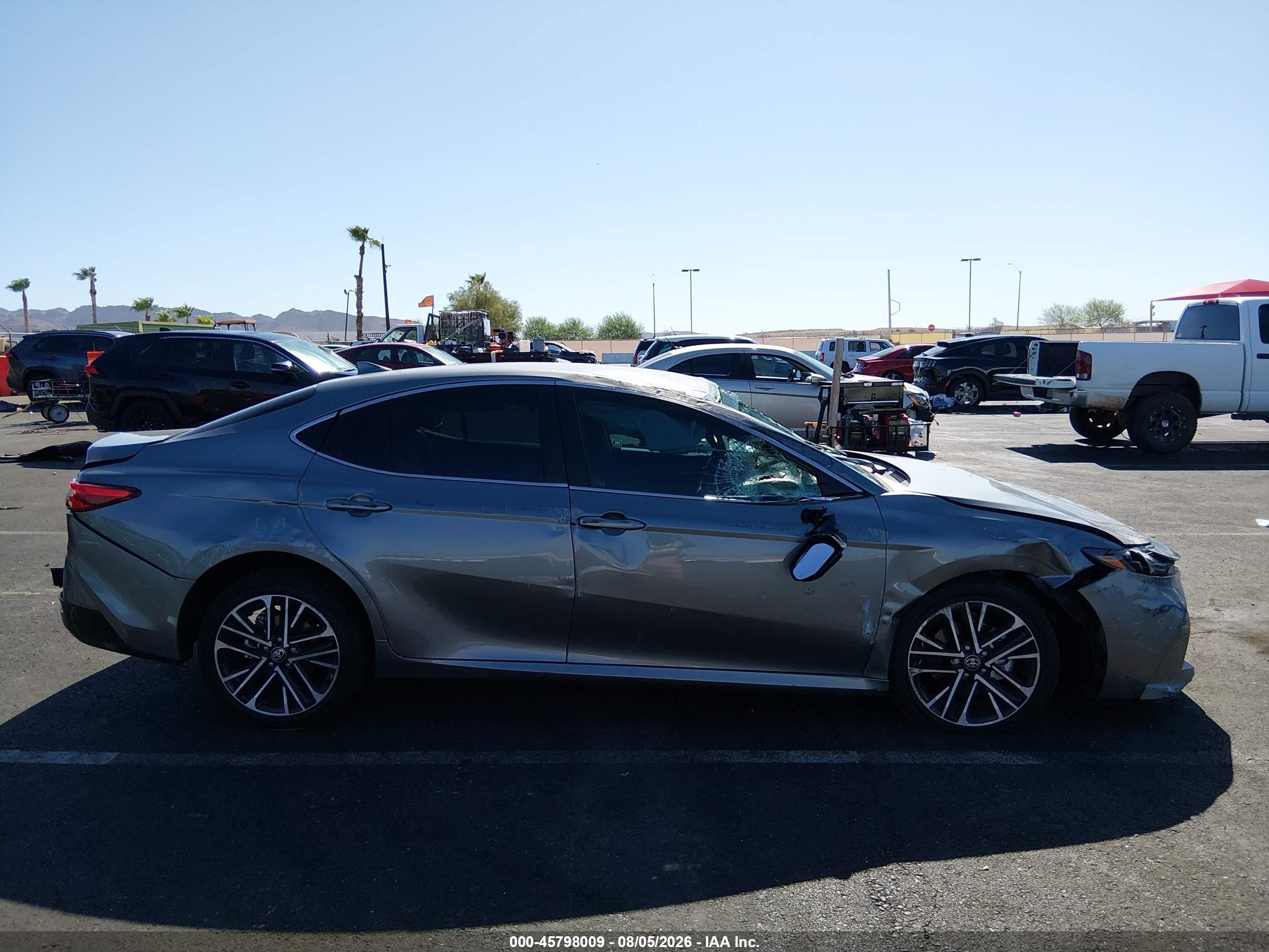 2026 Toyota Camry Xle Gray vin: 4T1DAACK3TU275310