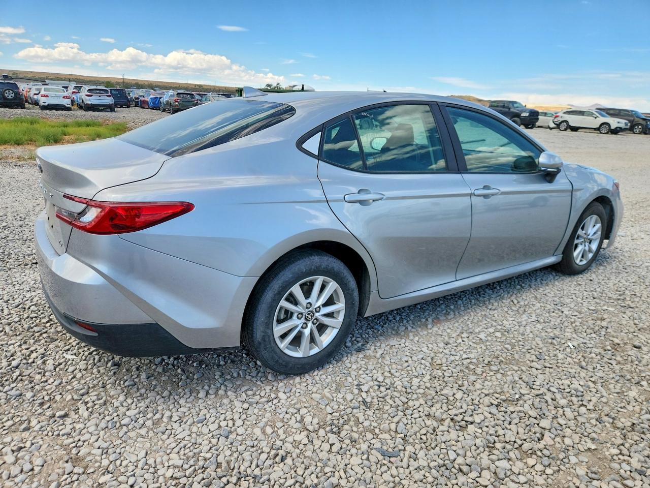 2025 Toyota Camry Le Silver vin: 4T1DAACK4SU008367