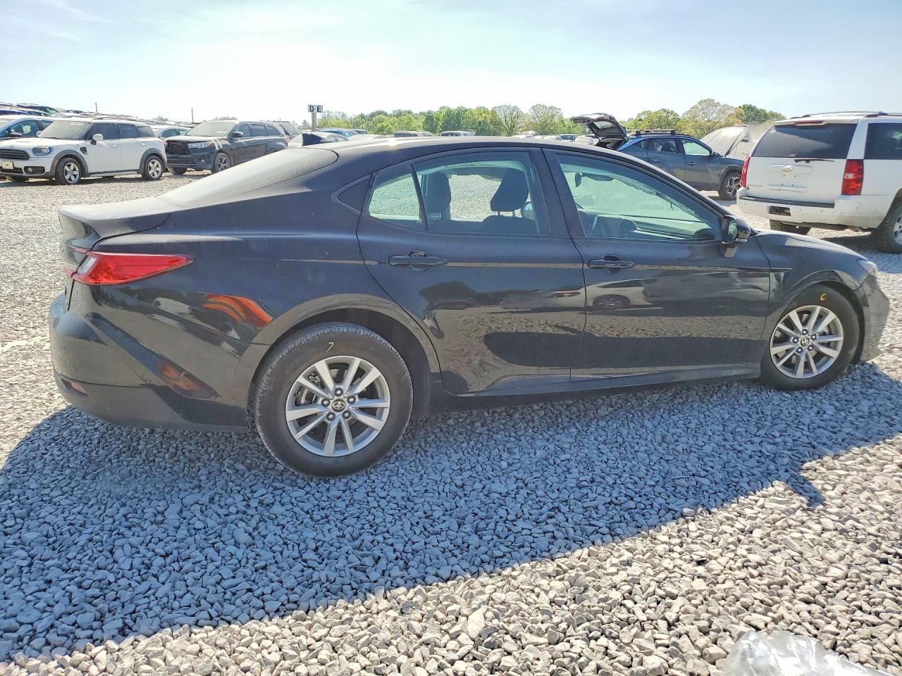 2025 Toyota Camry Le Black vin: 4T1DAACK4SU026545