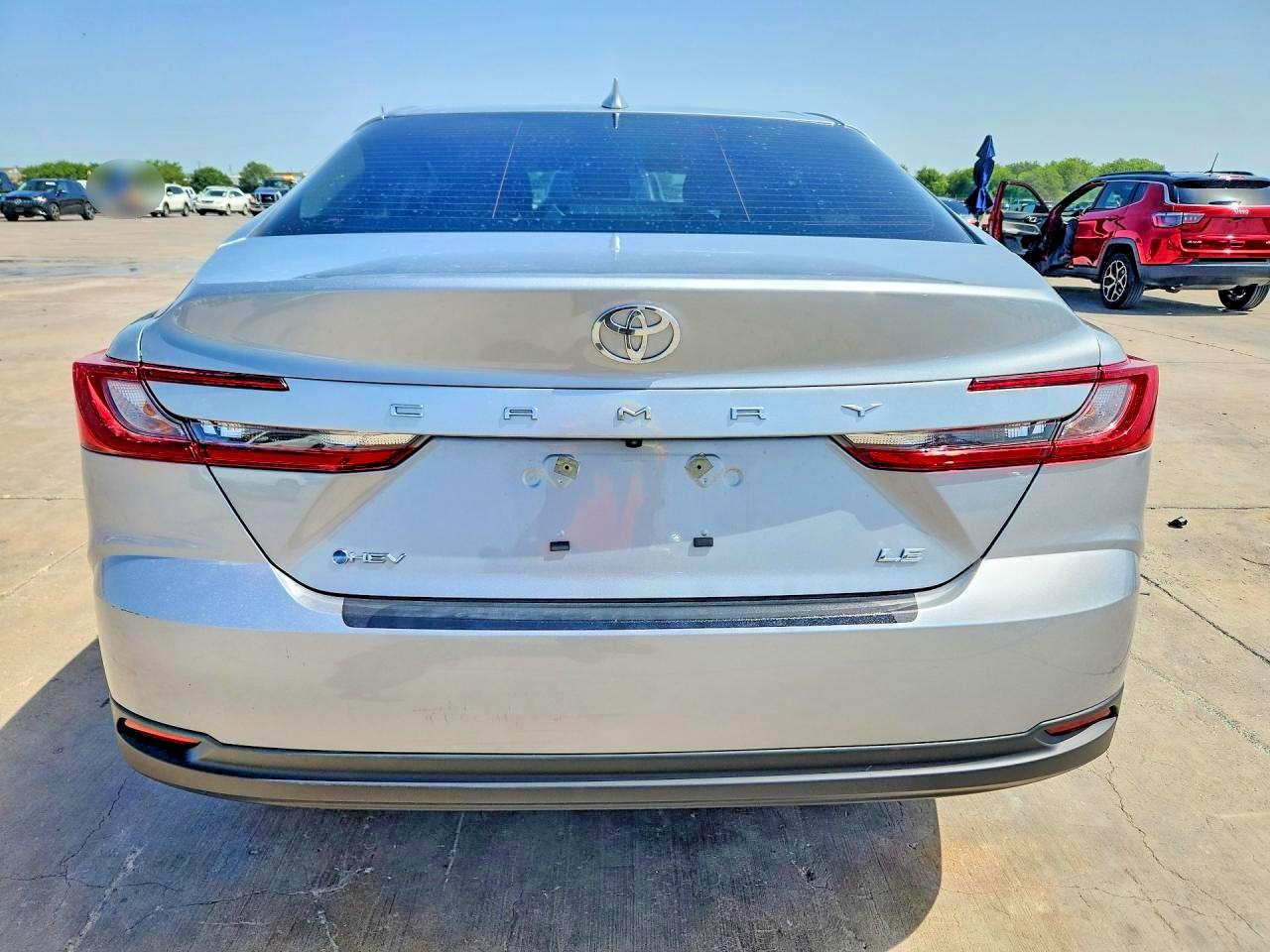 2025 Toyota Camry Le Silver vin: 4T1DAACK4SU150959
