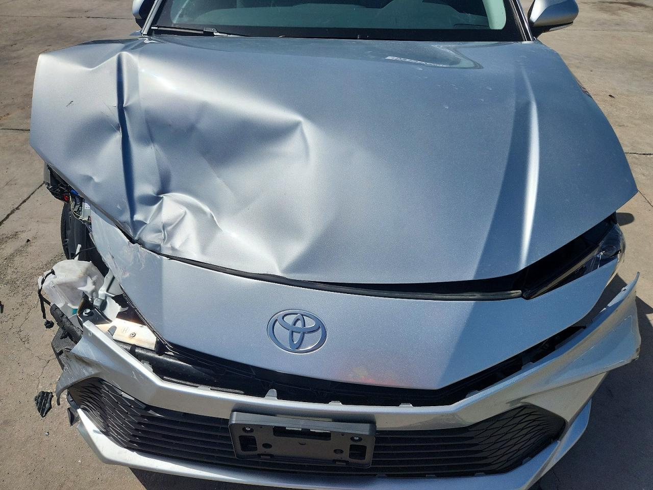 2025 Toyota Camry Le Silver vin: 4T1DAACK4SU150959