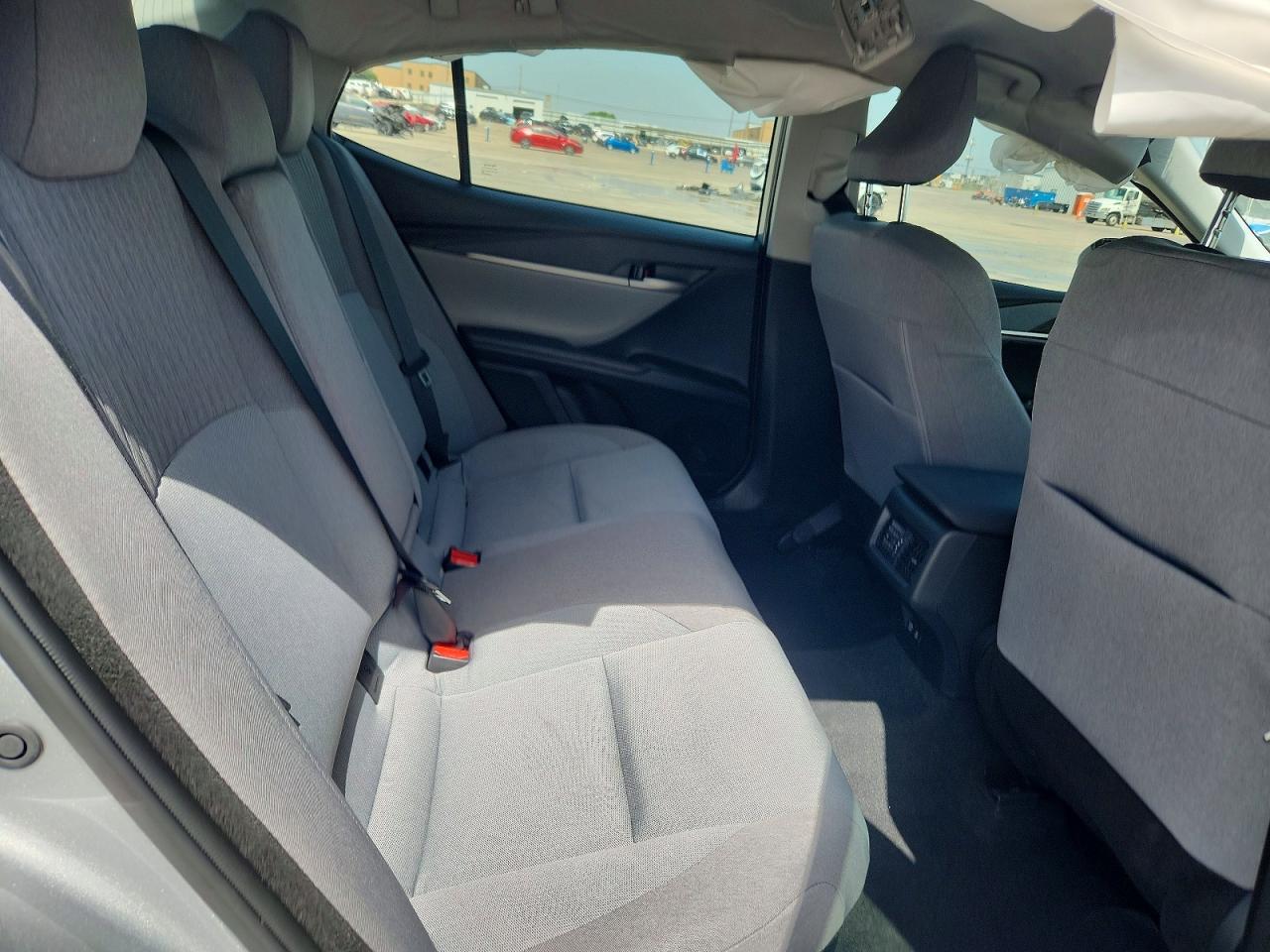 2025 Toyota Camry Le Silver vin: 4T1DAACK4SU150959