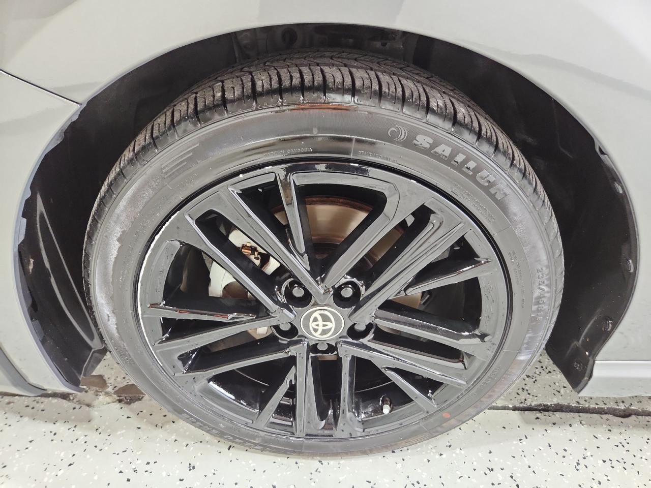 2025 Toyota Camry Se Gray vin: 4T1DAACK4SU520145 Damage: Left Front Wheel, Curb Rash, 8 To 9 Inches