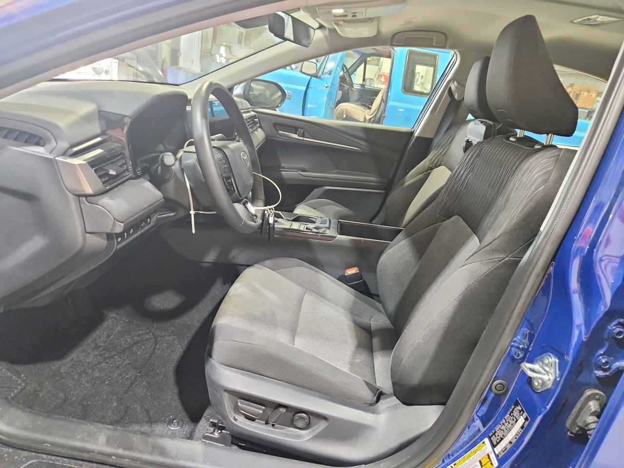 2026 Toyota Camry Le Blue vin: 4T1DAACK4TU265532