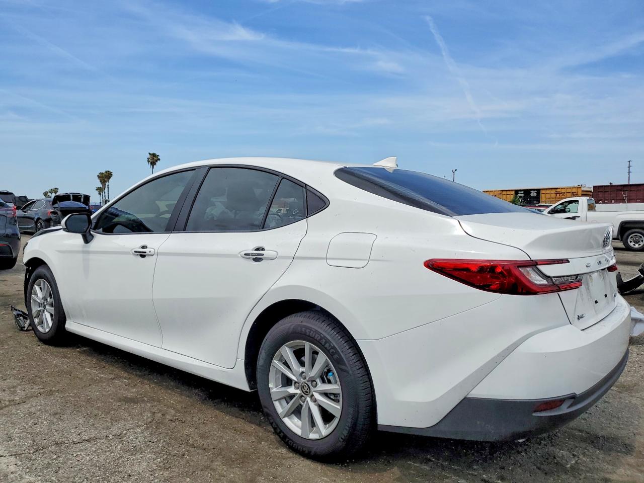 2026 Toyota Camry Le White vin: 4T1DAACK4TU267703
