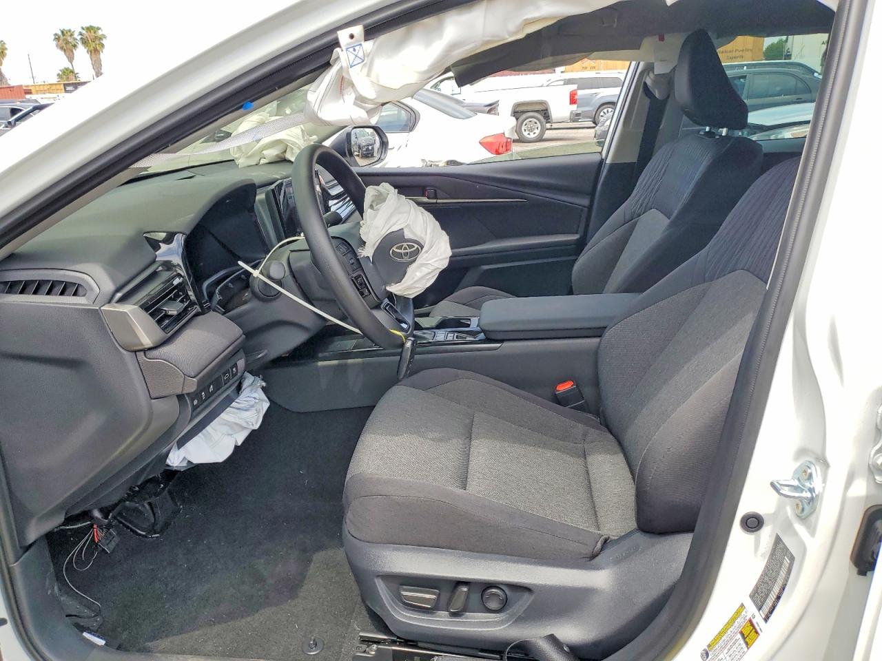 2026 Toyota Camry Le White vin: 4T1DAACK4TU267703