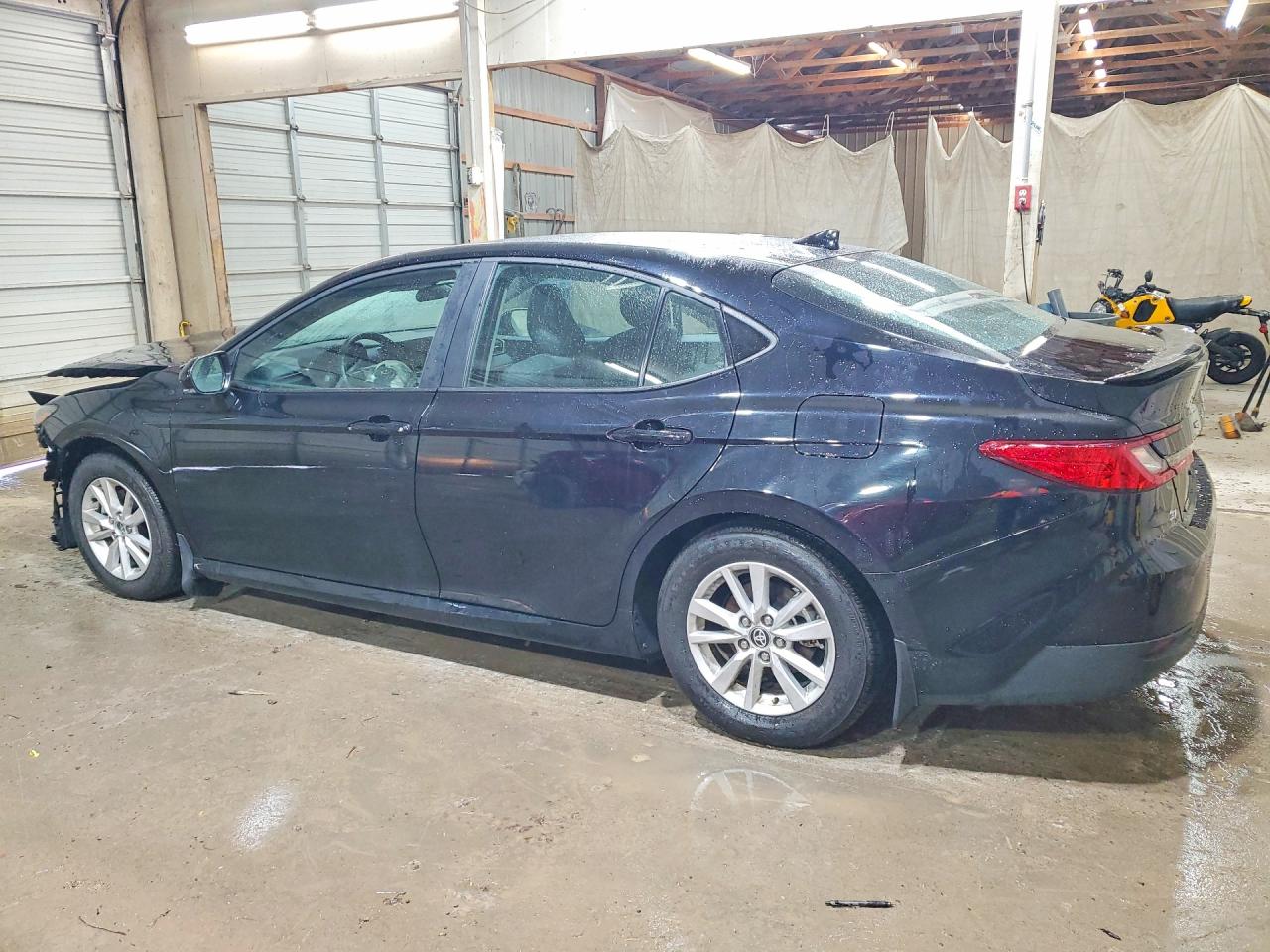 2025 Toyota Camry Le Черный vin: 4T1DAACK5SU010371