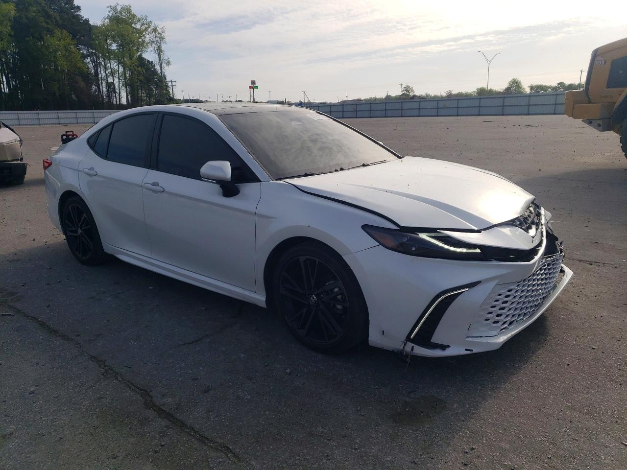 2025 Toyota Camry Xse White vin: 4T1DAACK5SU024853