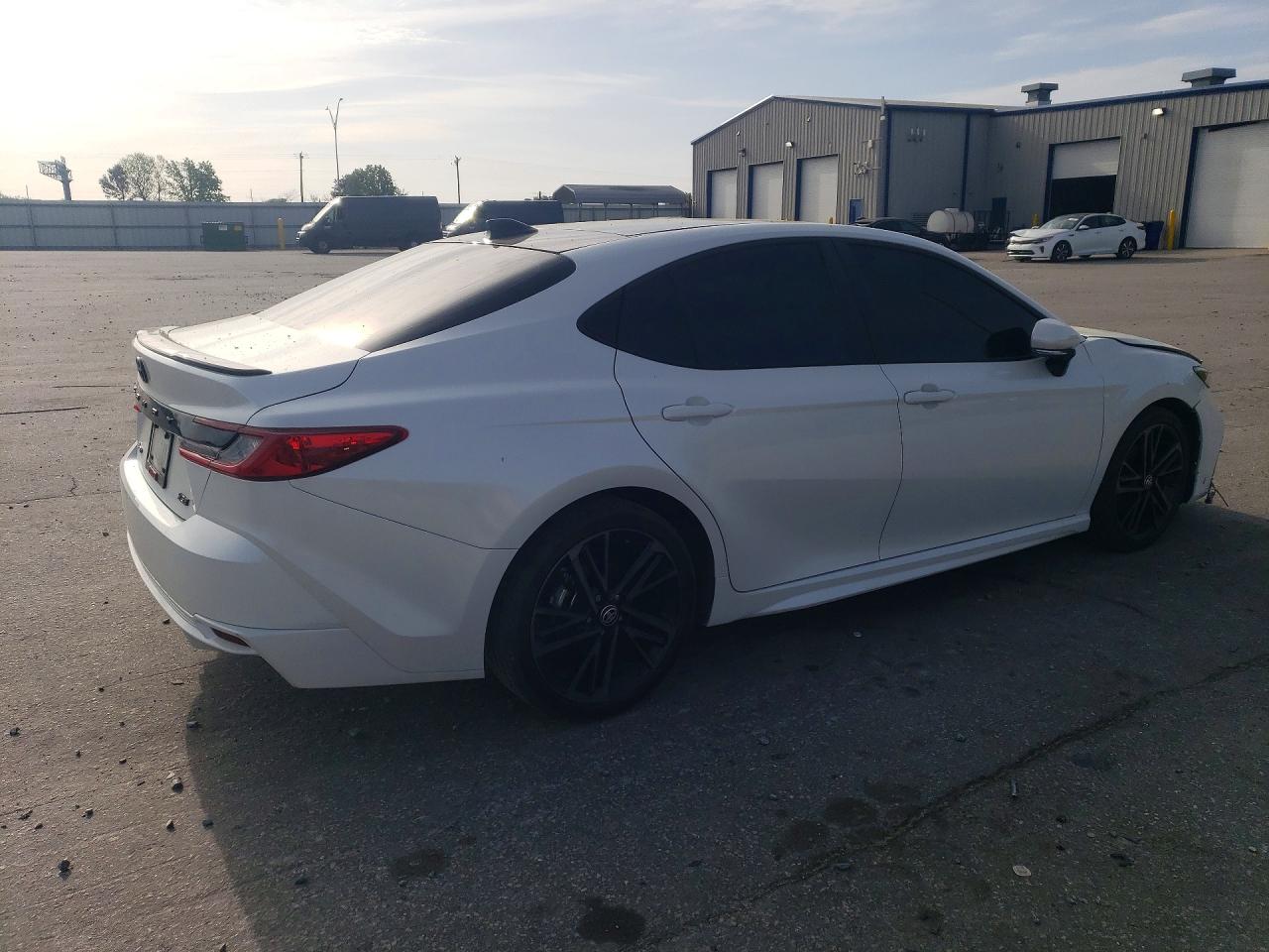 2025 Toyota Camry Xse White vin: 4T1DAACK5SU024853