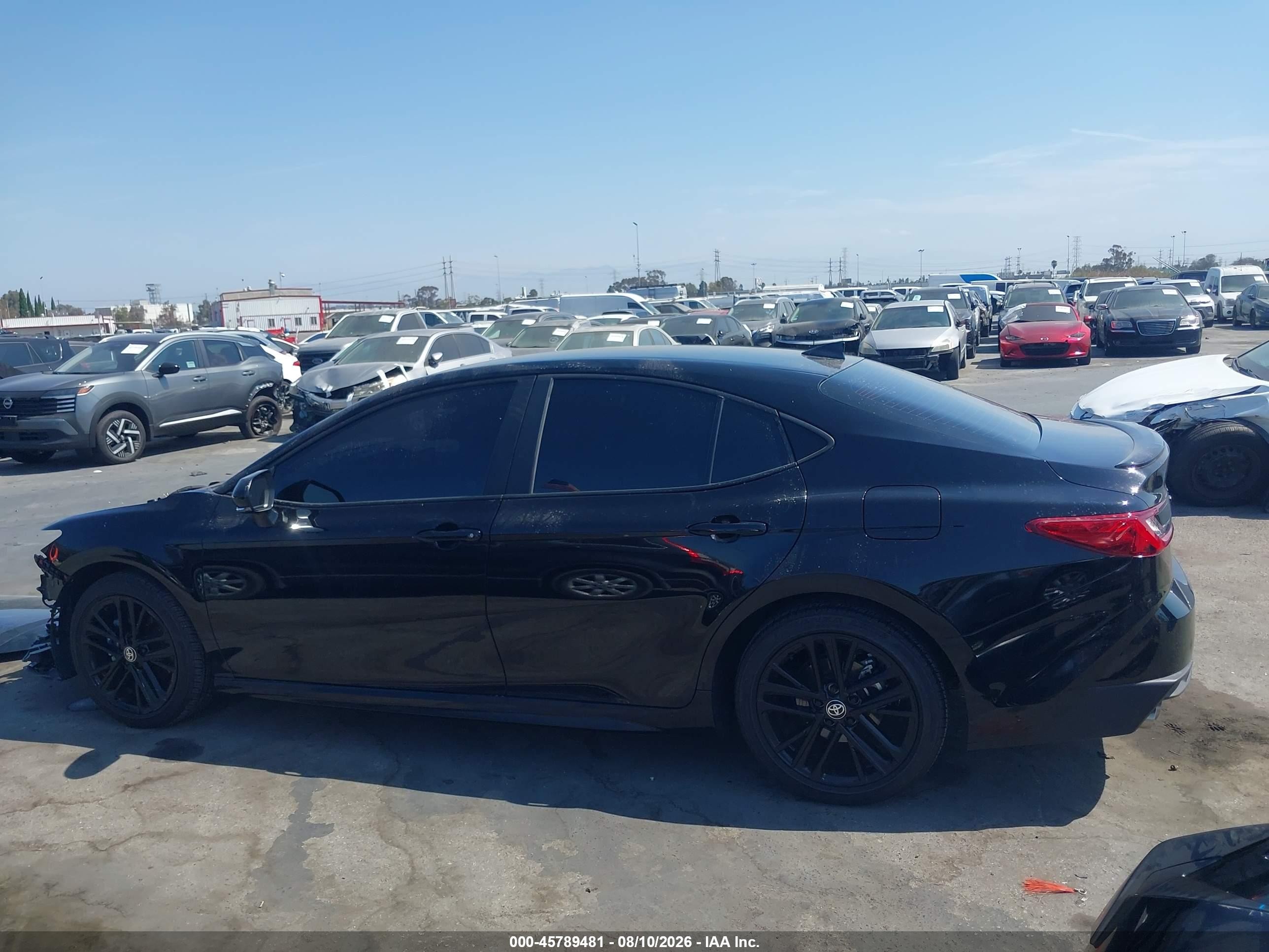 2025 Toyota Camry Se Black vin: 4T1DAACK5SU037246
