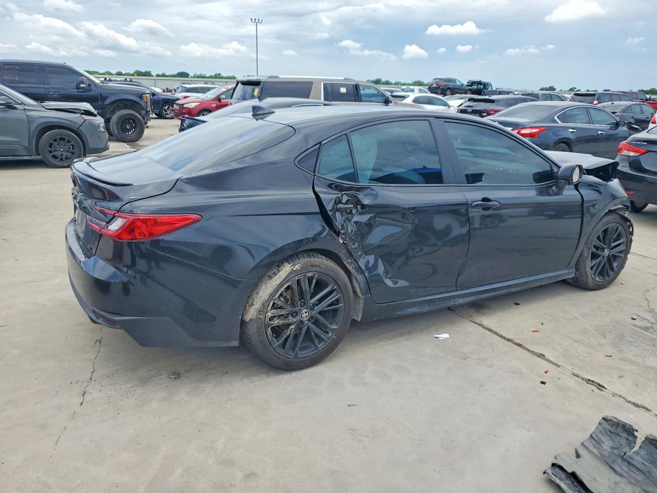 2025 Toyota Camry Se Black vin: 4T1DAACK5SU047128