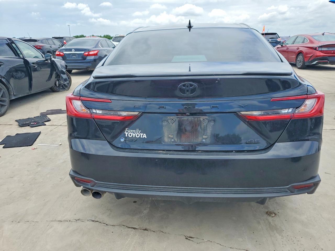 2025 Toyota Camry Se Black vin: 4T1DAACK5SU047128