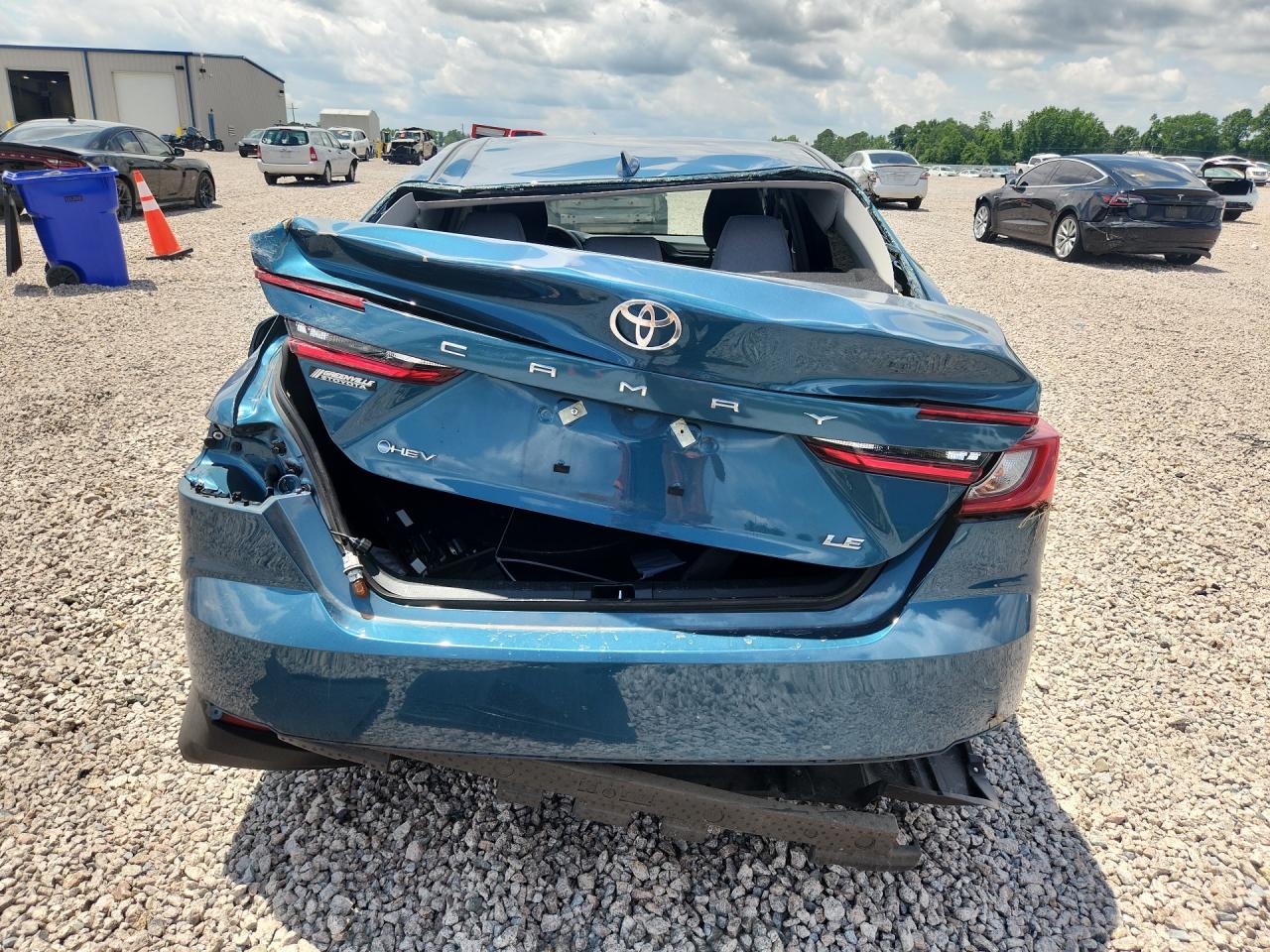 2025 Toyota Camry Le Blue vin: 4T1DAACK5SU592018