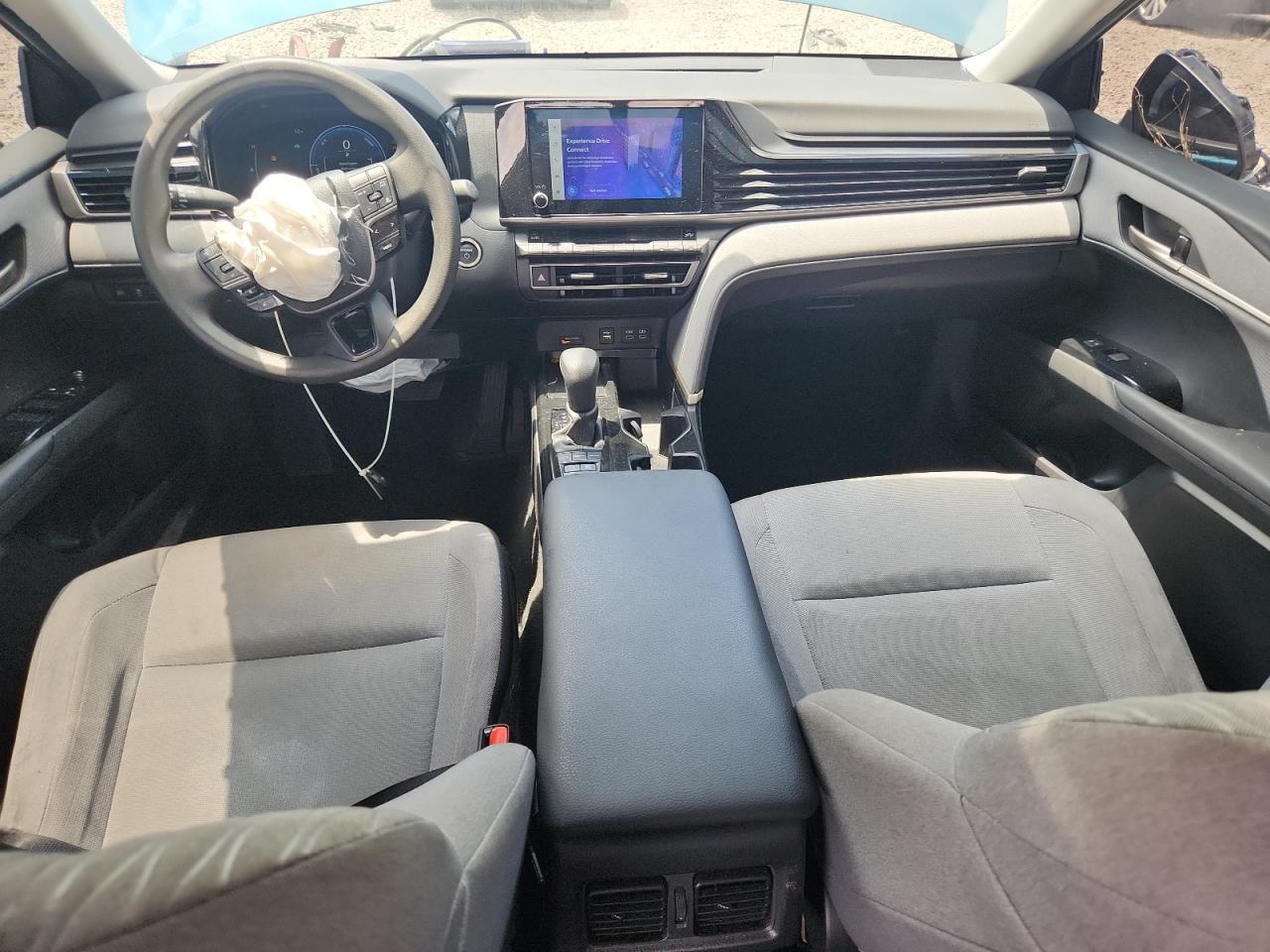 2025 Toyota Camry Le Blue vin: 4T1DAACK5SU592018