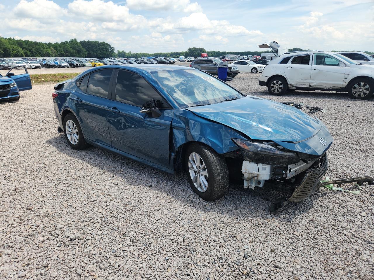2025 Toyota Camry Le Blue vin: 4T1DAACK5SU592018