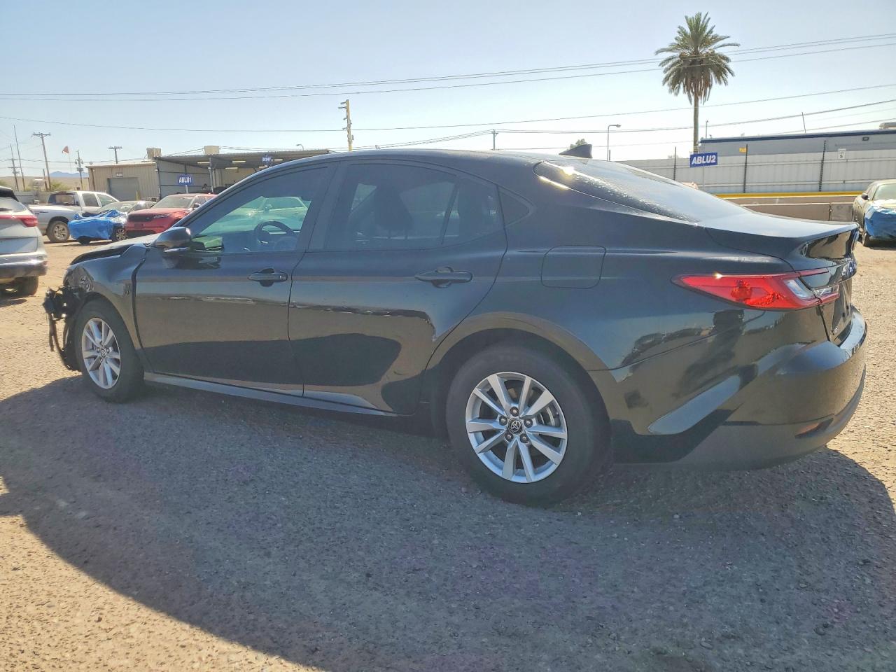 2025 Toyota Camry Le Black vin: 4T1DAACK5SU612008