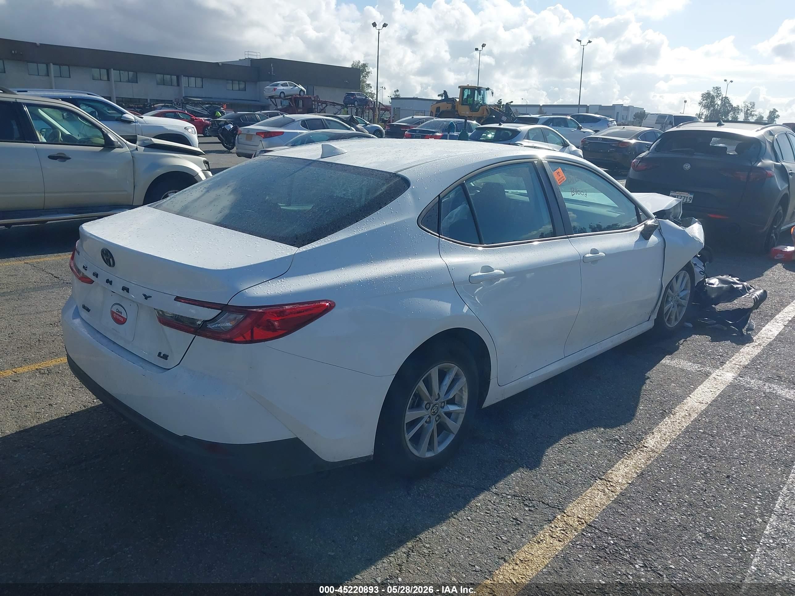 2026 Toyota Camry Le Белый vin: 4T1DAACK5TU209096