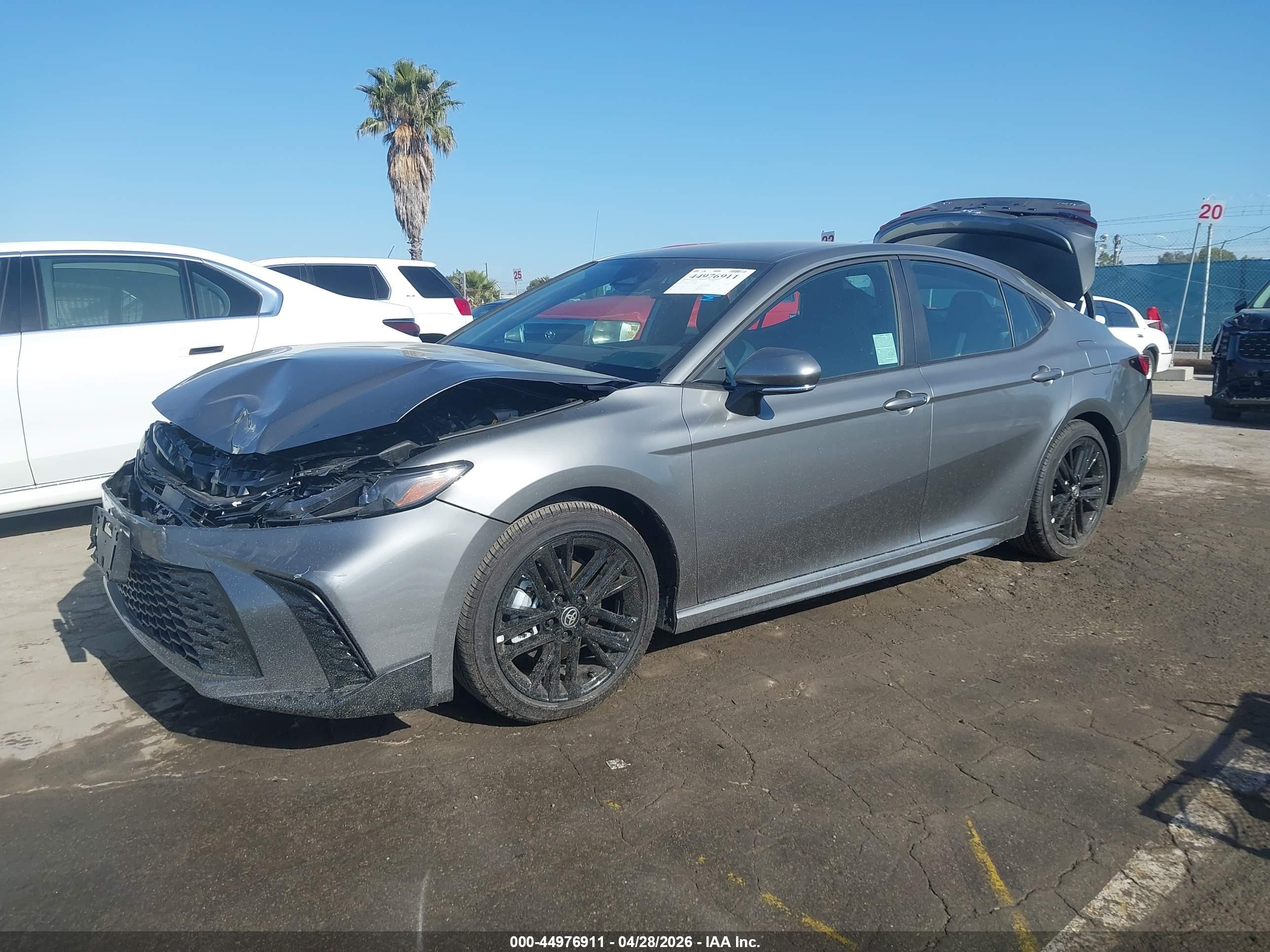 2026 Toyota Camry Se Gray vin: 4T1DAACK5TU281271