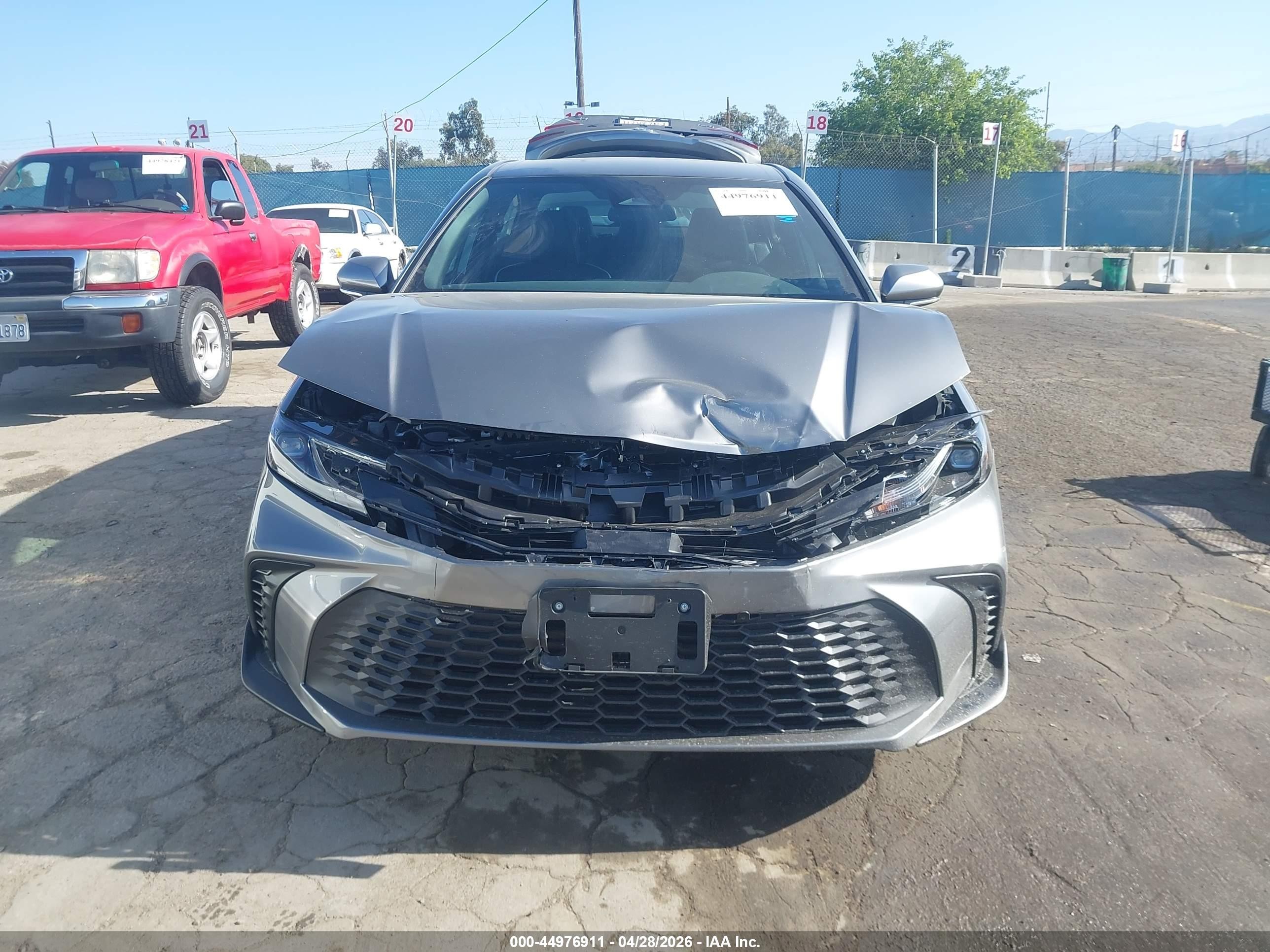 2026 Toyota Camry Se Gray vin: 4T1DAACK5TU281271
