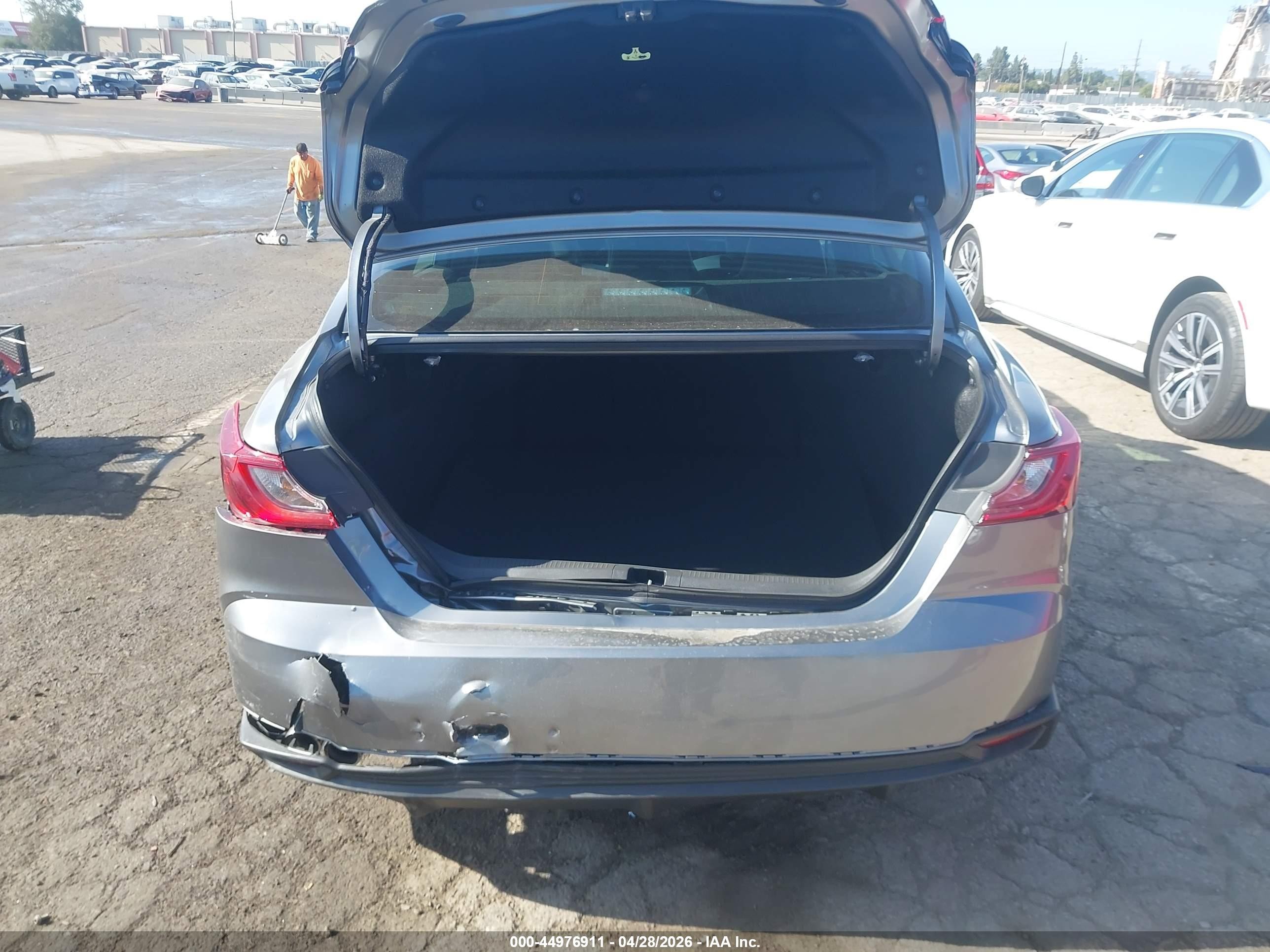 2026 Toyota Camry Se Gray vin: 4T1DAACK5TU281271